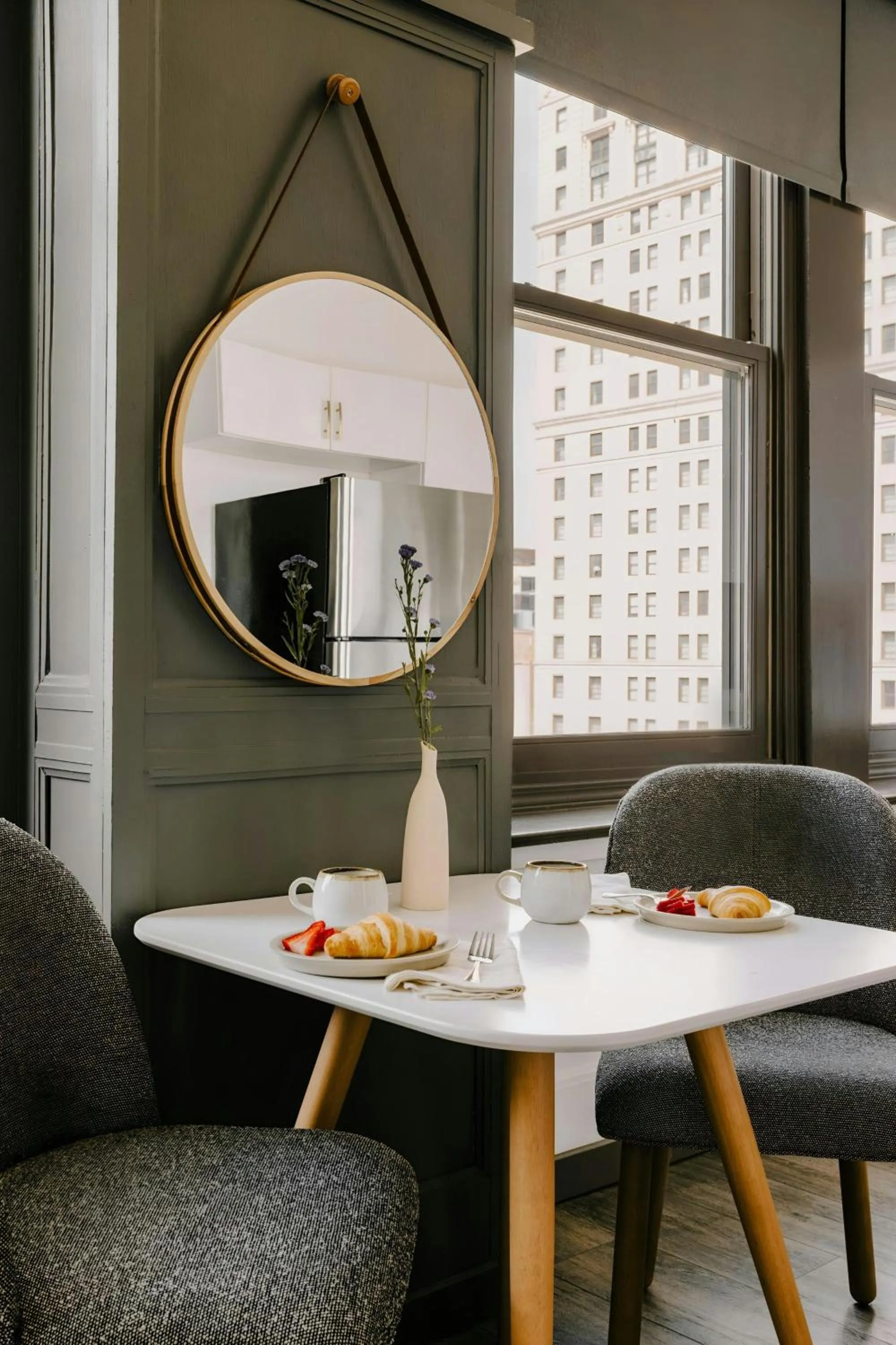 Photo of the whole room in Sonder by Marriott Bonvoy Gabriel Richard Apartments Downtown