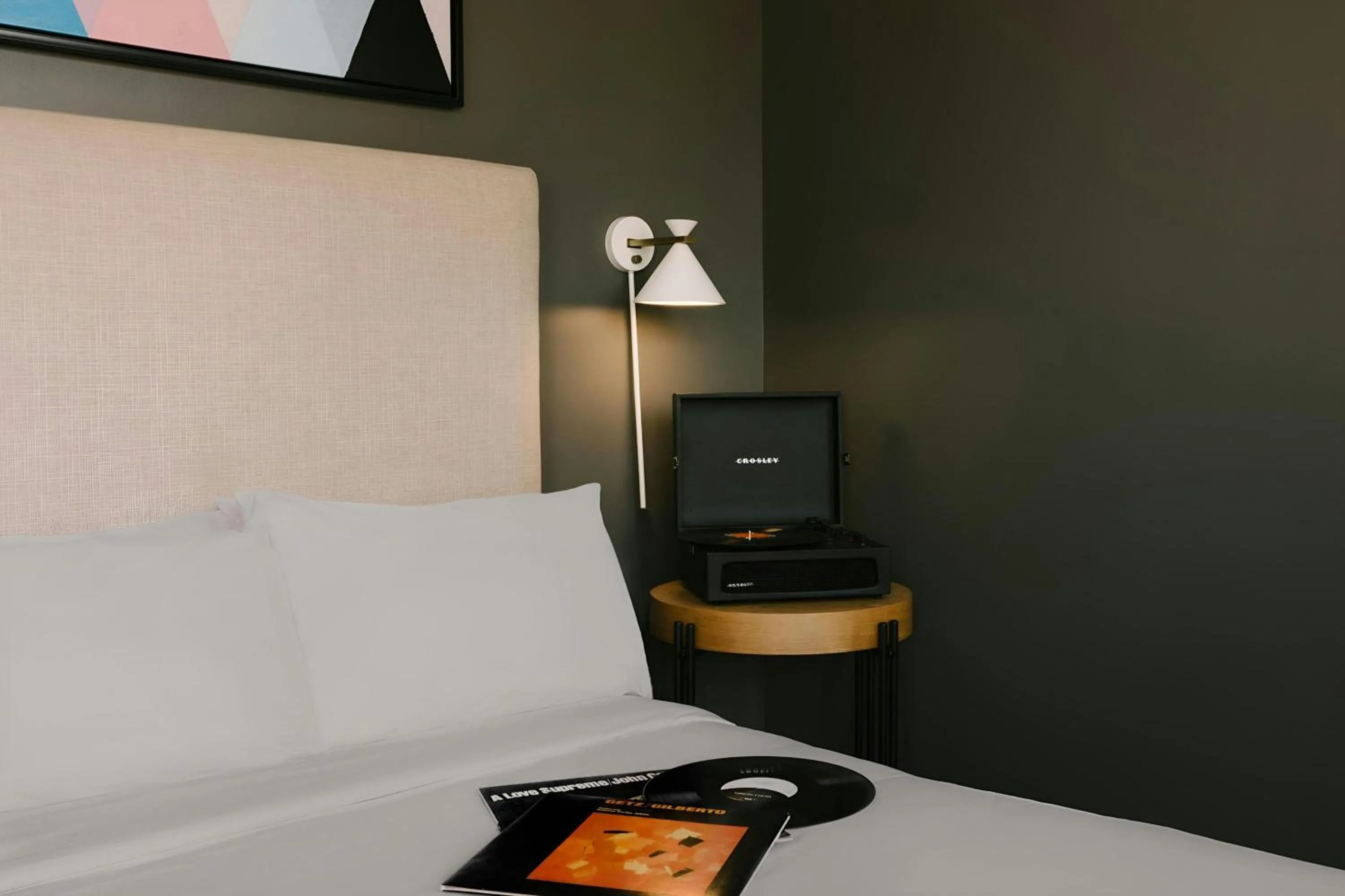 Bedroom, Bed in Sonder by Marriott Bonvoy Gabriel Richard Apartments Downtown