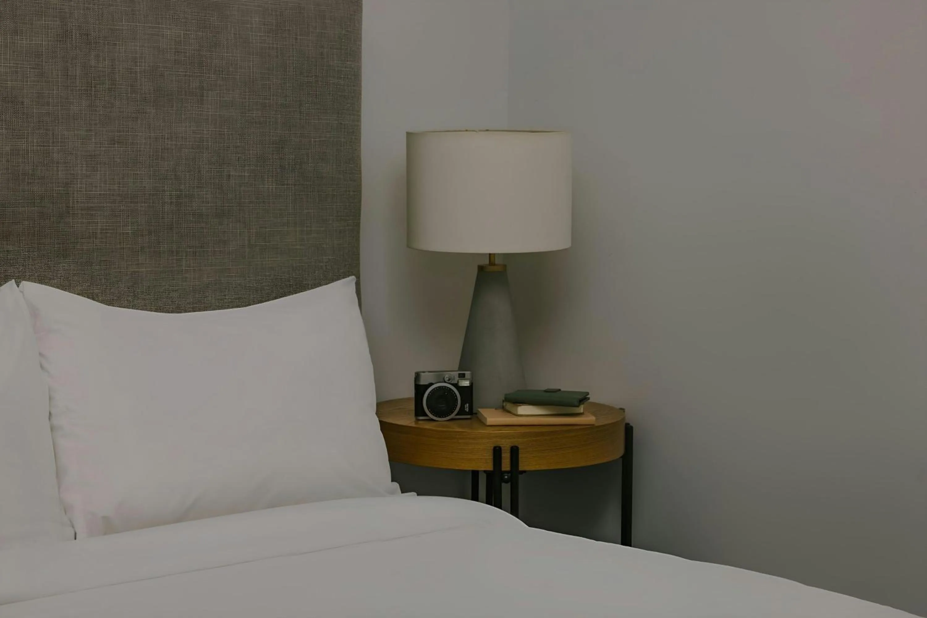 Bedroom, Bed in Sonder by Marriott Bonvoy Gabriel Richard Apartments Downtown