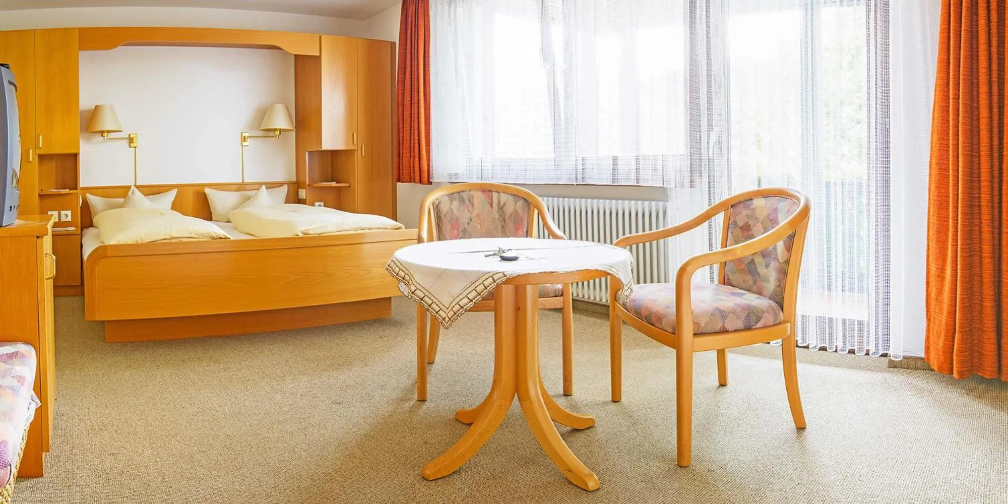 Bed in Gasthof und Pension zum Kreuz