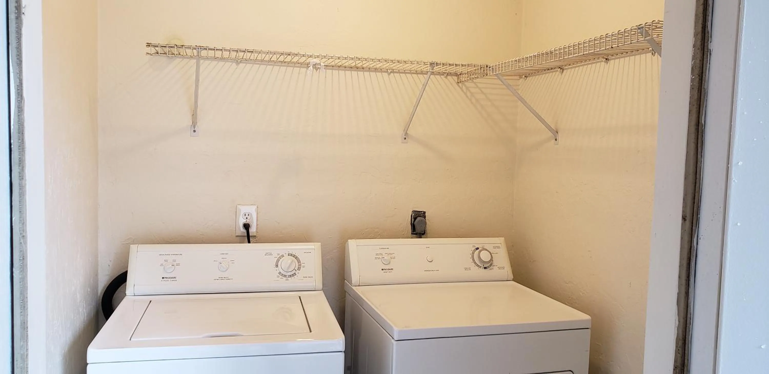 Area and facilities, Bed in Comfortable Townhome 2BR 1-5BA - Near UF & Shopping Dining