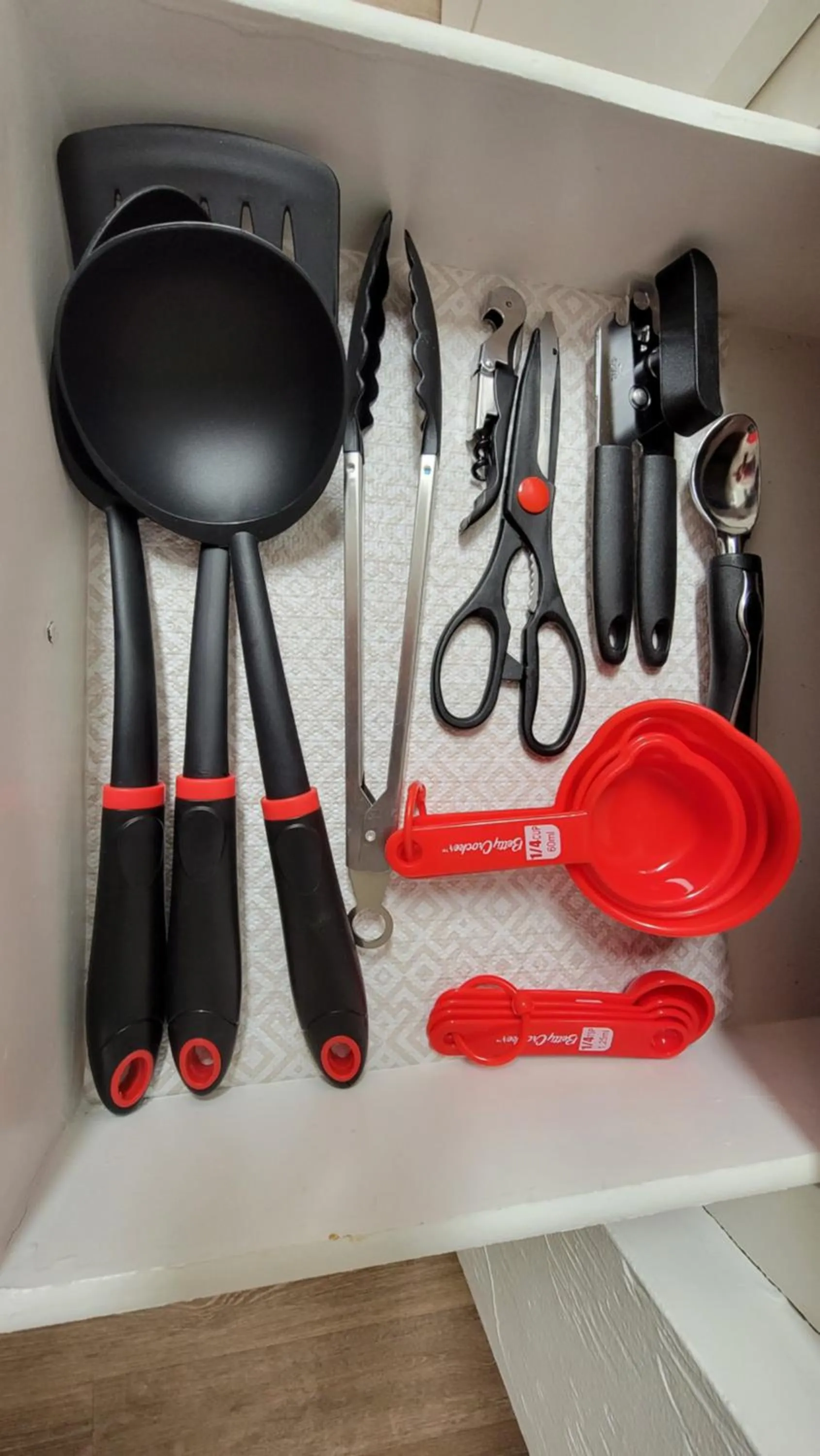 Coffee/tea facilities in Comfortable Townhome 2BR 1-5BA - Near UF & Shopping Dining