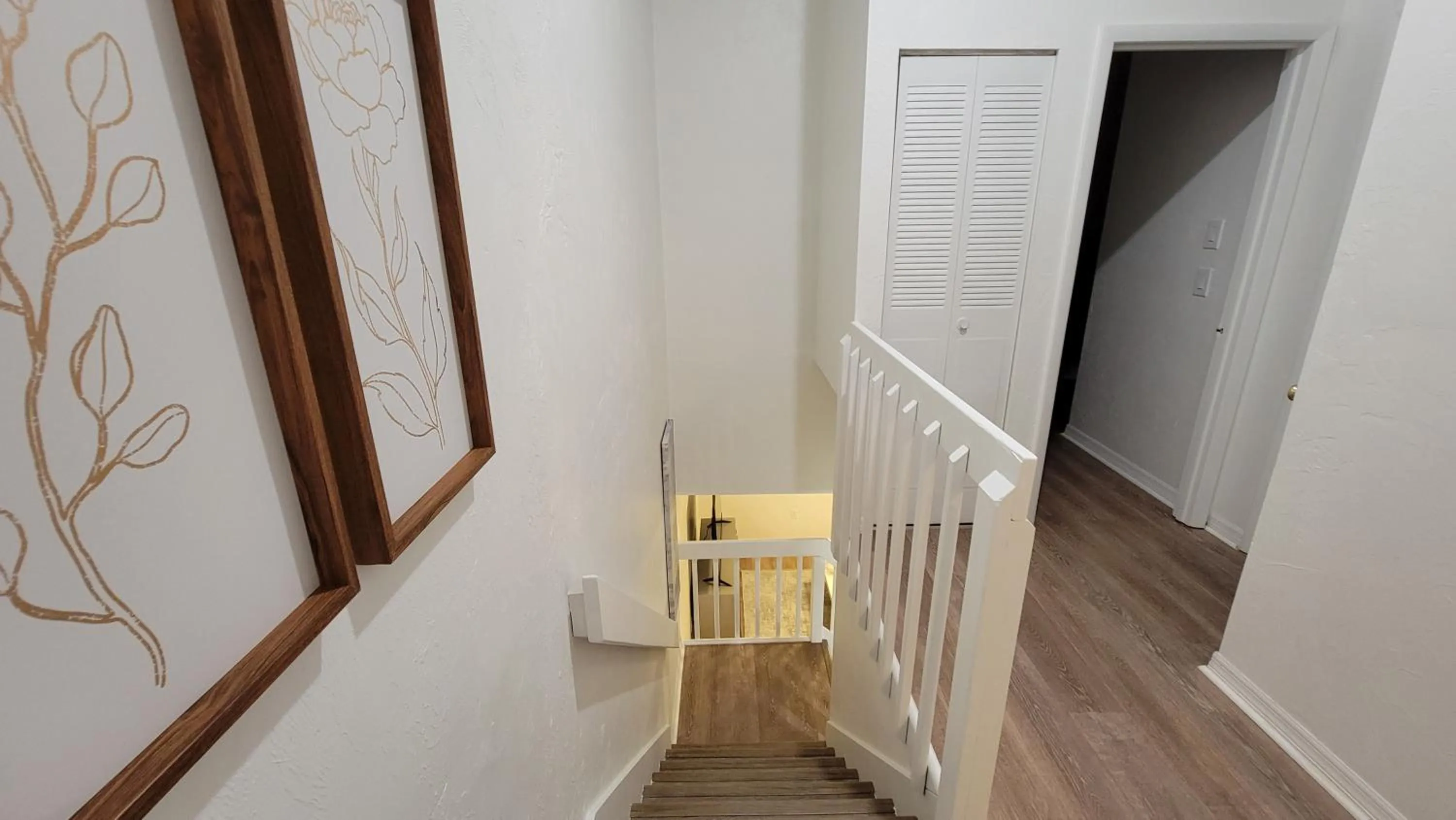 Living room in Comfortable Townhome 2BR 1-5BA - Near UF & Shopping Dining