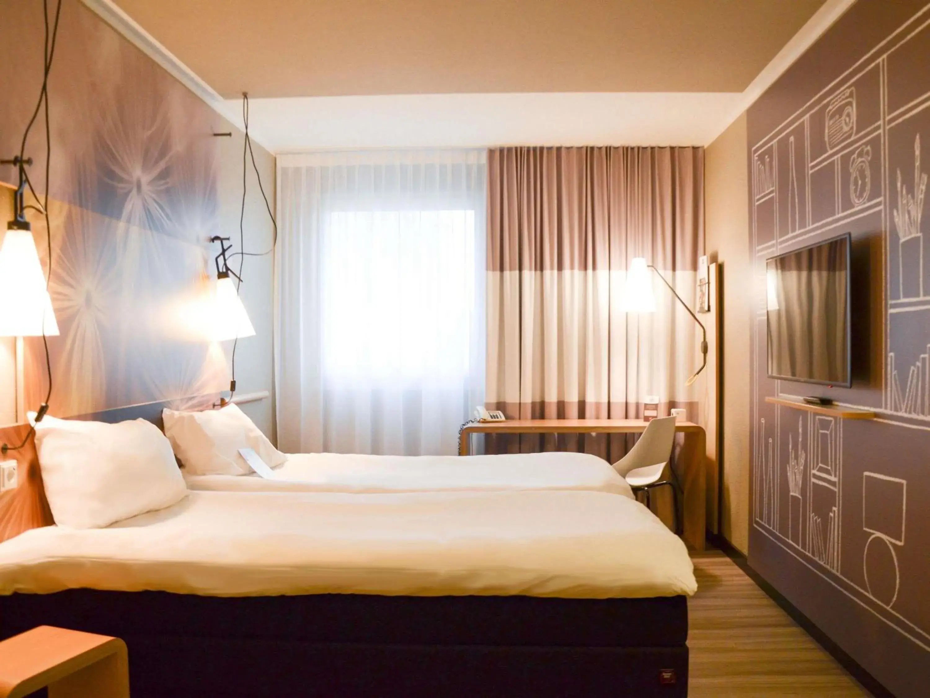 Bedroom, Bed in ibis Hotel Frankfurt Airport Bedroom, Bed in ibis Hotel Frankfurt Airport