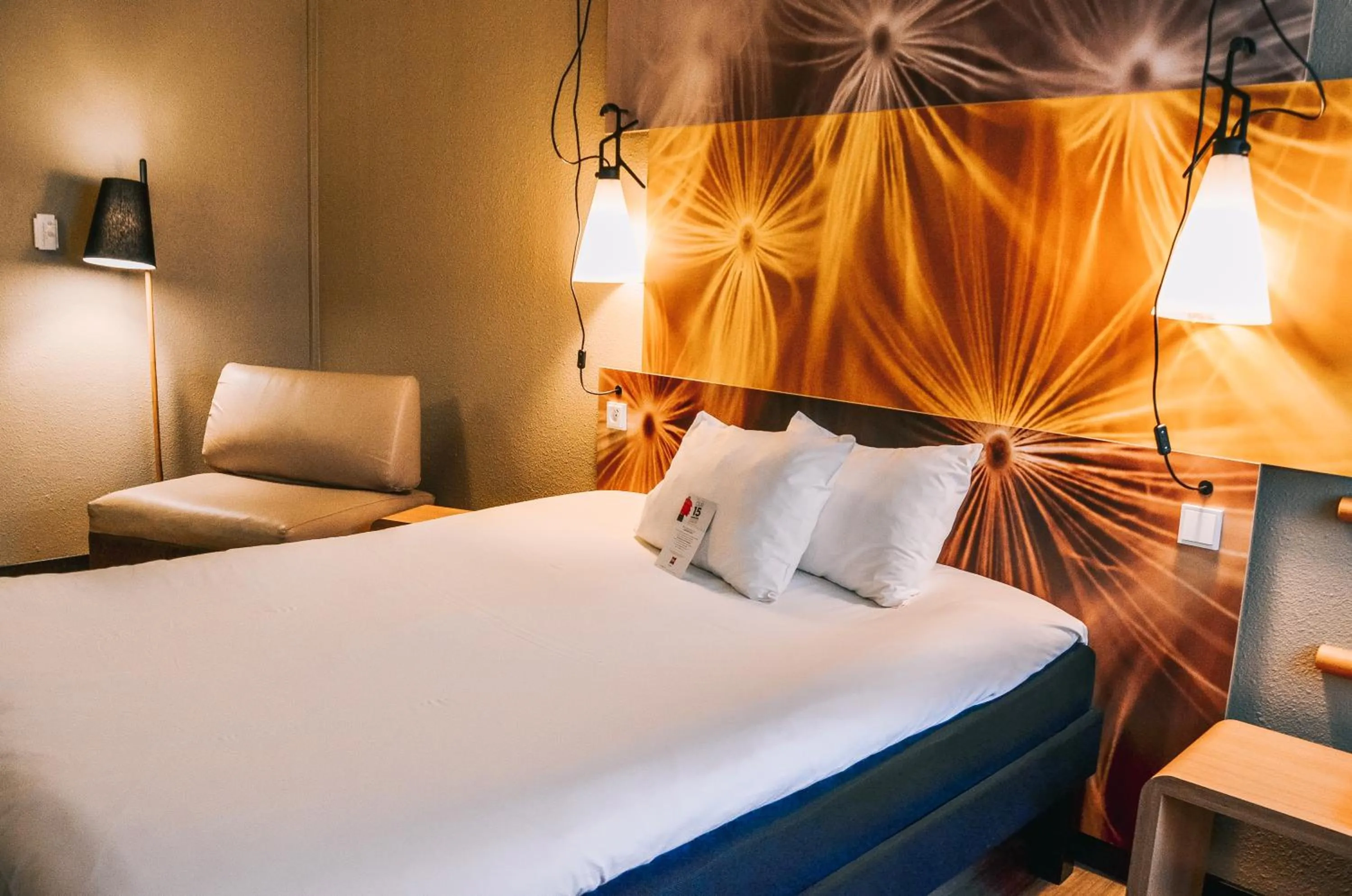 Bed in ibis Hotel Frankfurt Airport