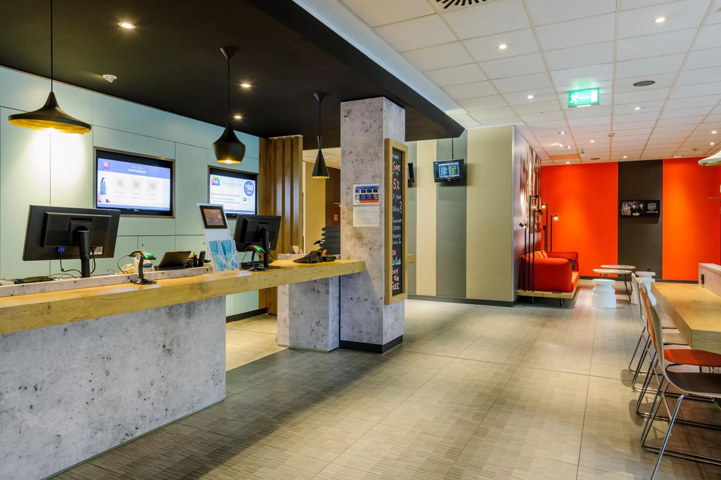Lobby or reception in ibis Hotel Frankfurt Airport