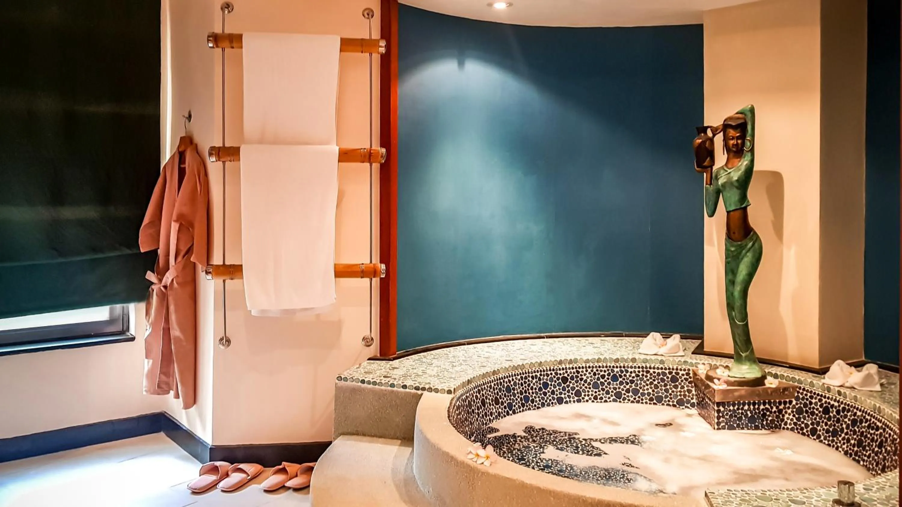 Hot Tub in Kata Beach Aspasia Boutique Apartment