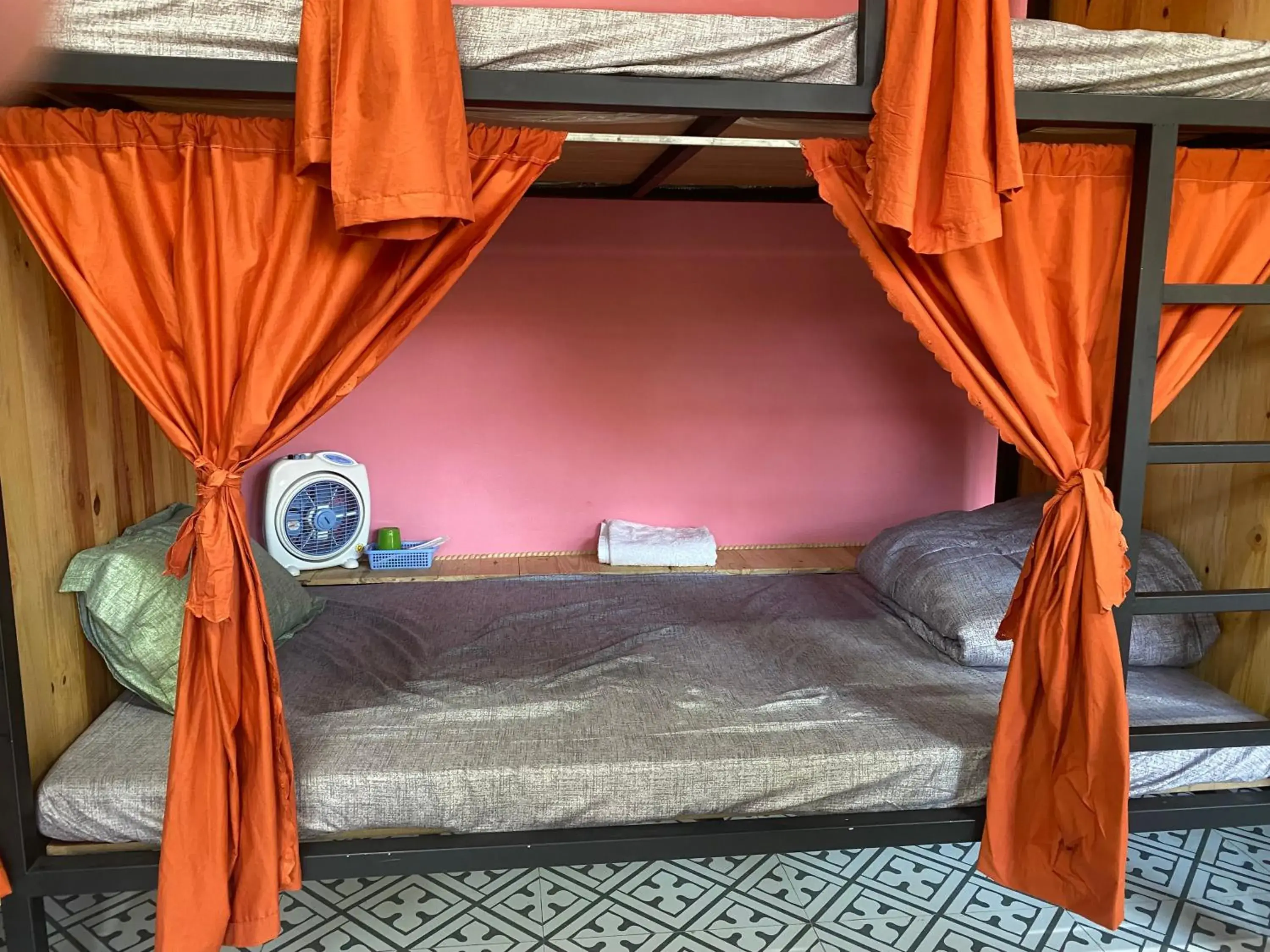 Bed in 6-Bed Mixed Dormitory Room in Nhà của Nếp Bed in 6-Bed Mixed Dormitory Room in Nhà của Nếp