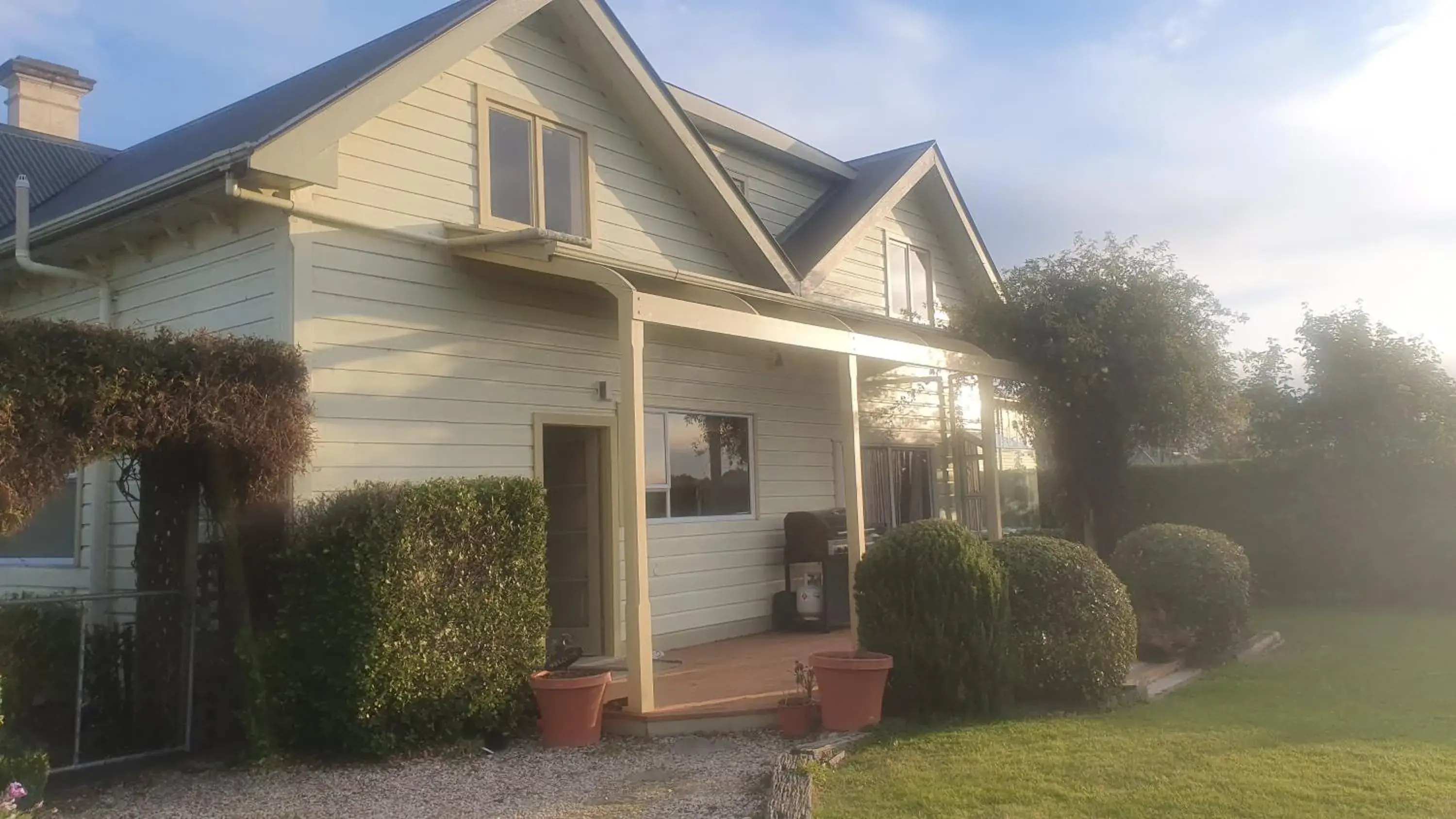 Two-Bedroom House in Century House B & B flatlette Two-Bedroom House in Century House B & B flatlette