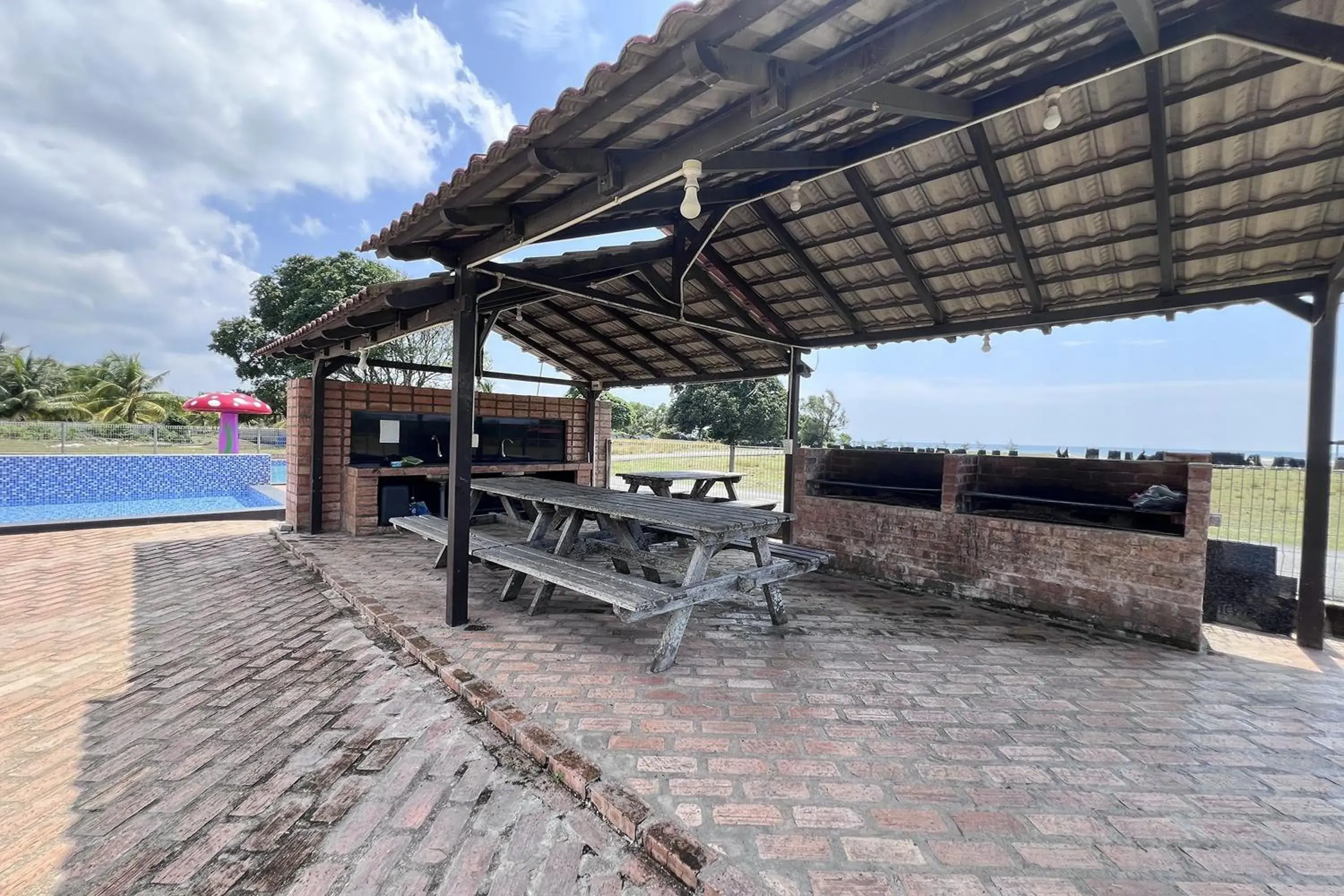 Property building in Saujana Villa Cherok Paloh, Kuantan Beach Property building in Saujana Villa Cherok Paloh, Kuantan Beach