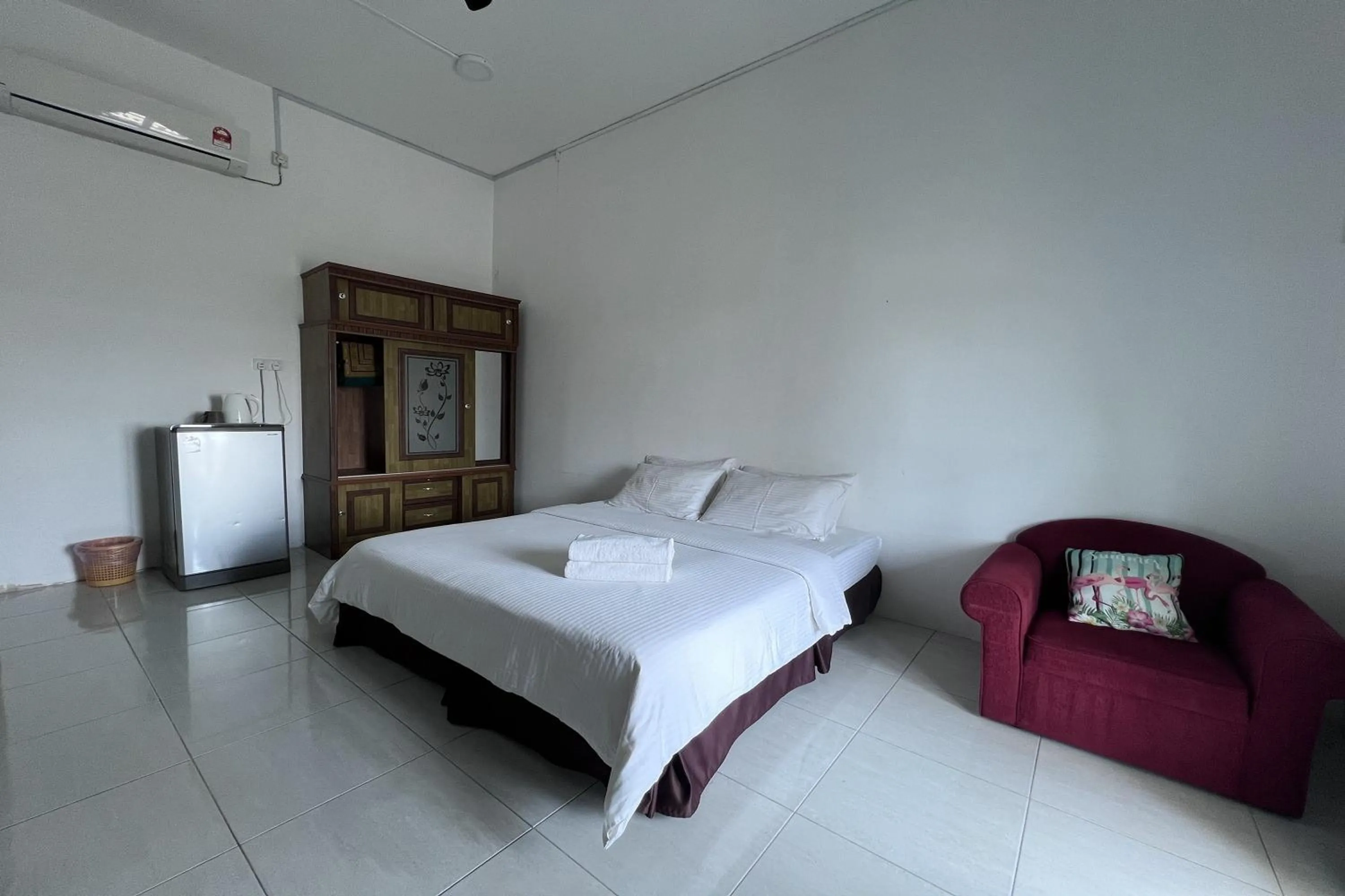 Bed in Saujana Villa Cherok Paloh, Kuantan Beach