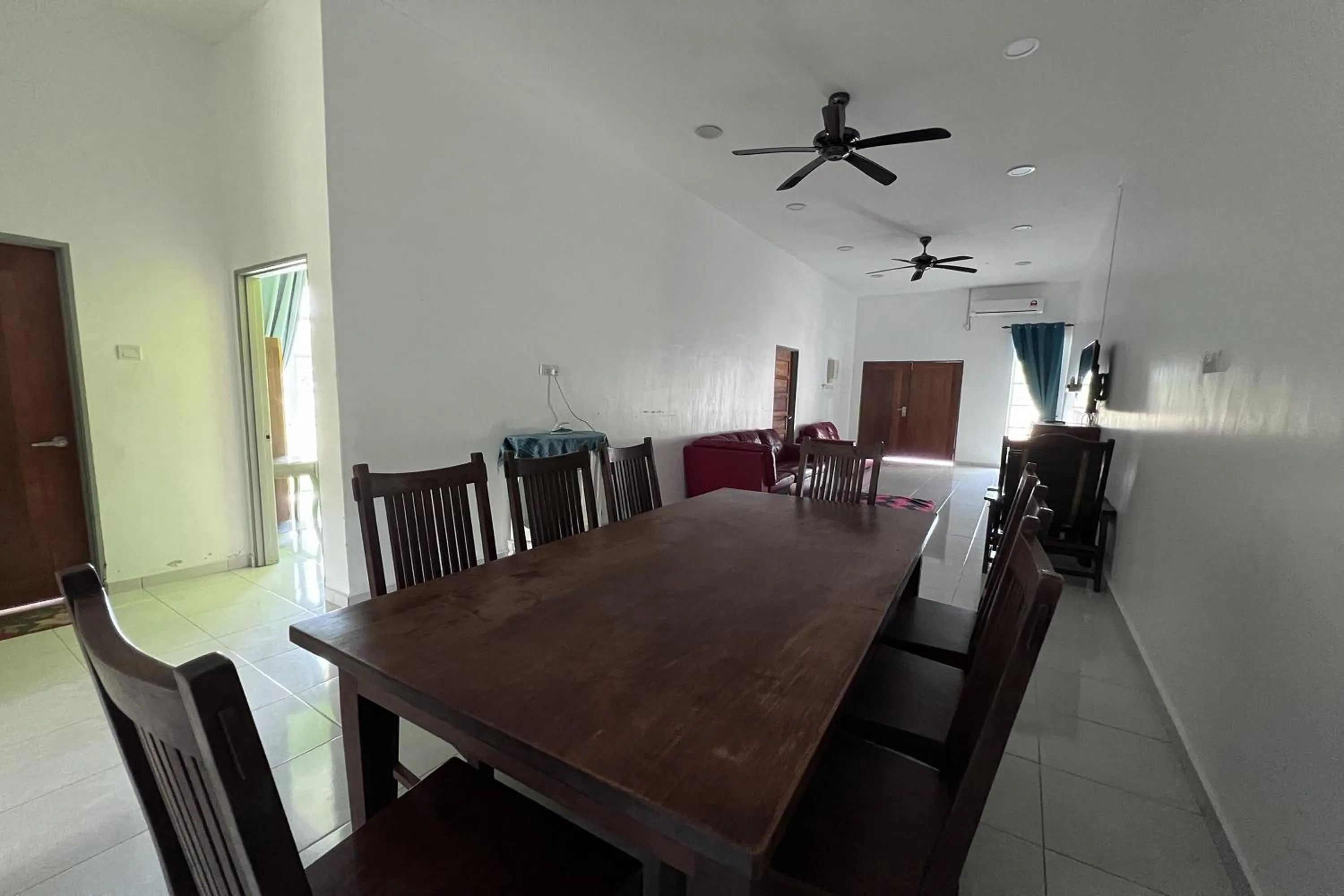 Dining area in Saujana Villa Cherok Paloh, Kuantan Beach