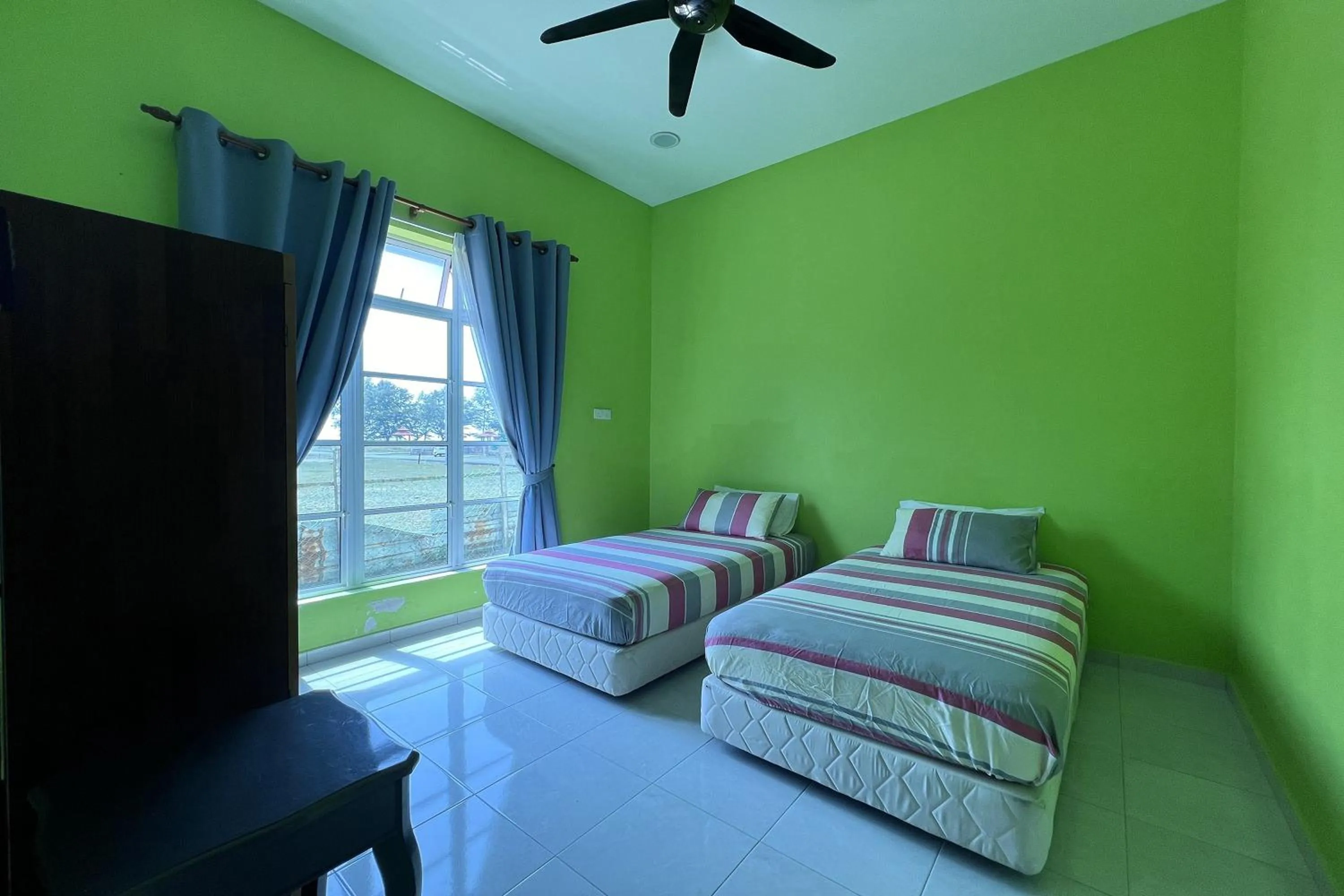 Bedroom, Bed in Saujana Villa Cherok Paloh, Kuantan Beach