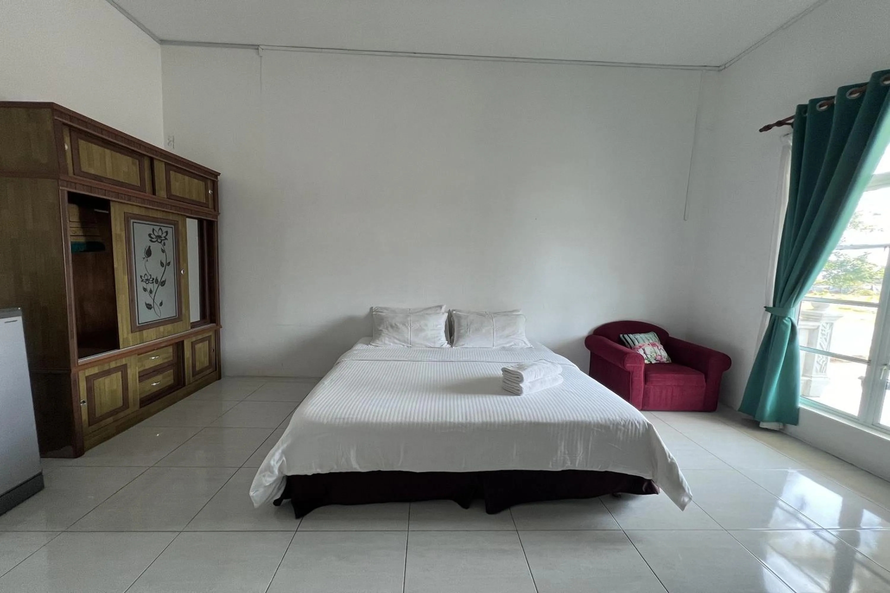 Bedroom, Bed in Saujana Villa Cherok Paloh, Kuantan Beach