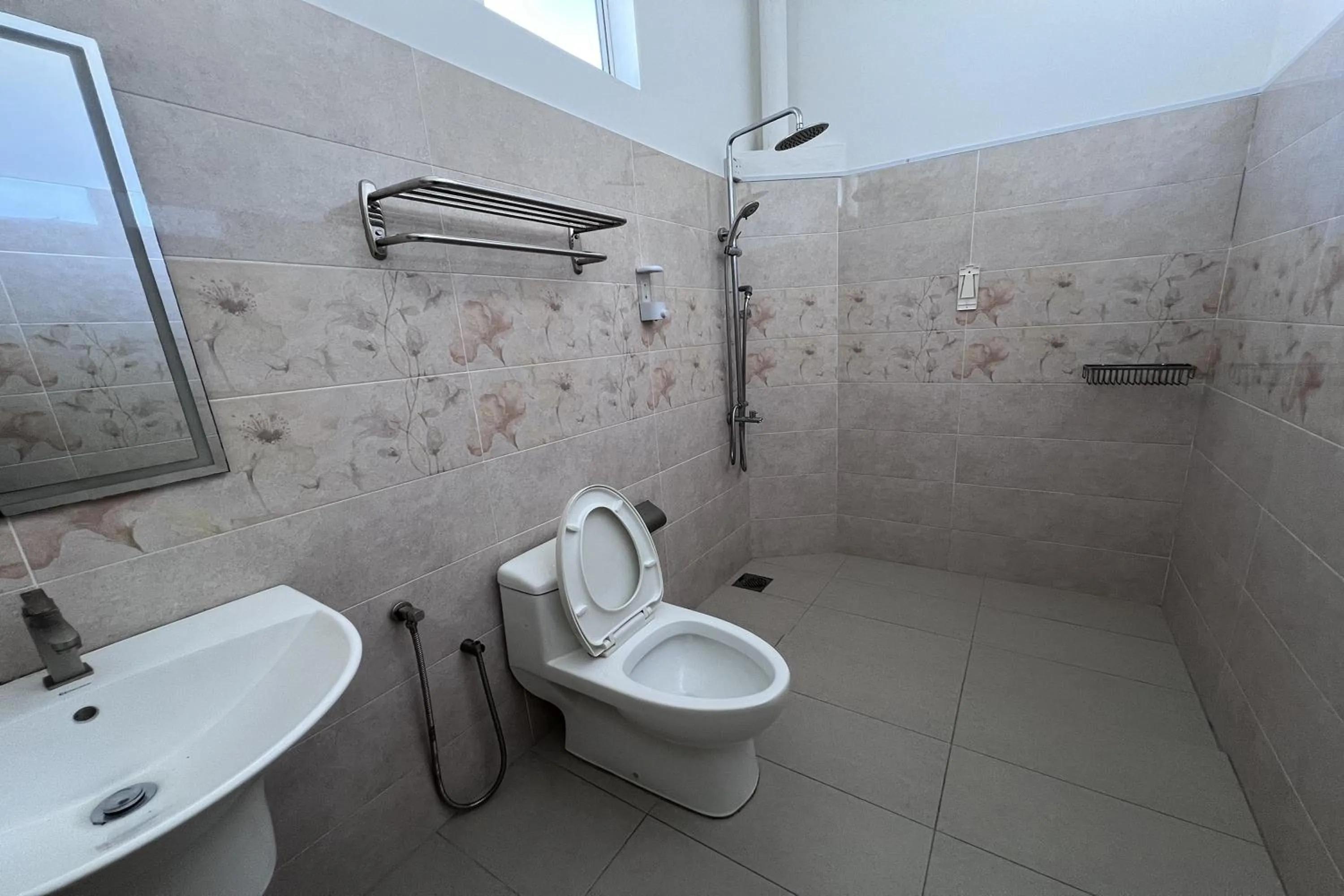 Bathroom in Saujana Villa Cherok Paloh, Kuantan Beach