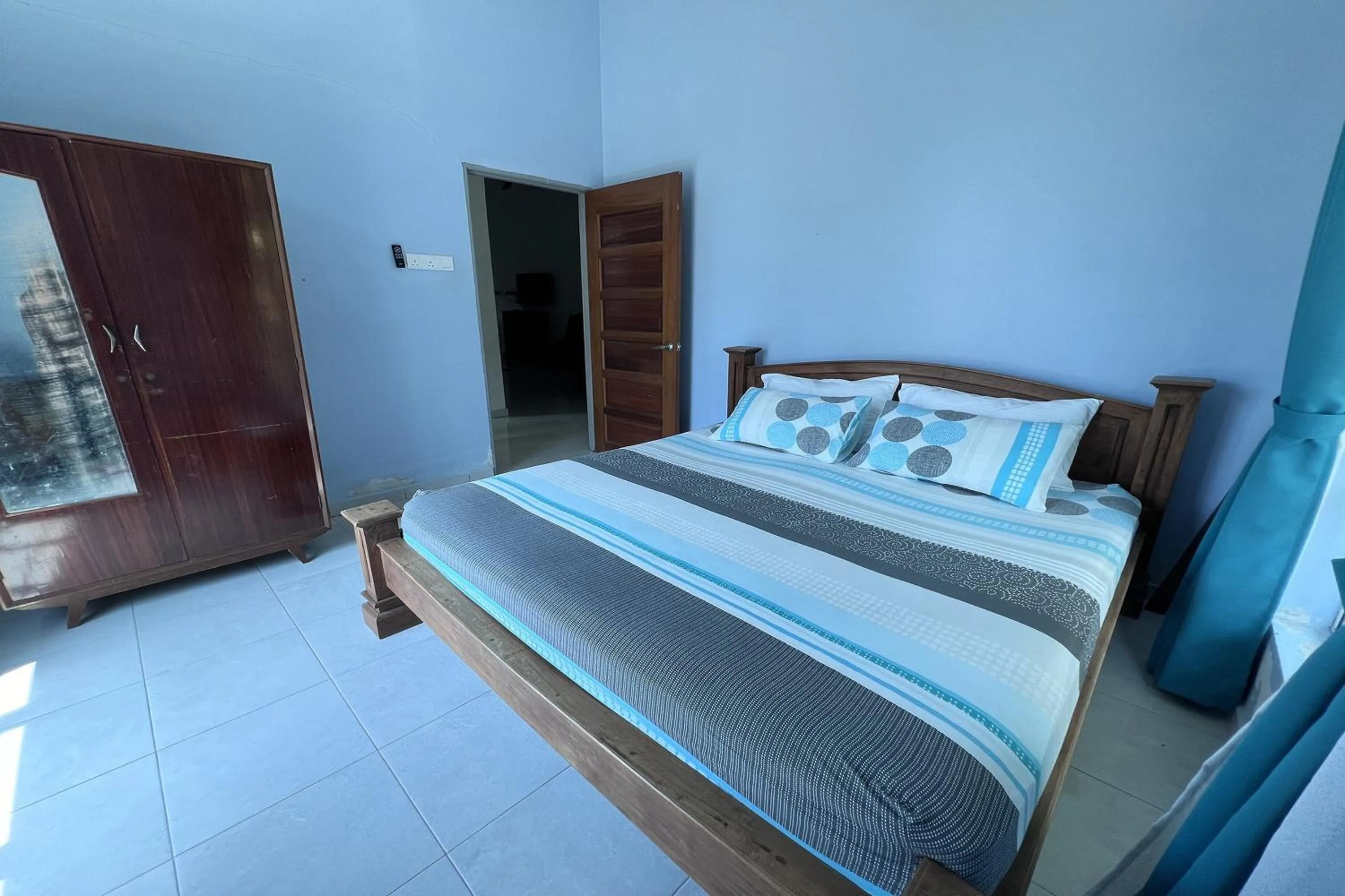 Bedroom, Bed in Saujana Villa Cherok Paloh, Kuantan Beach