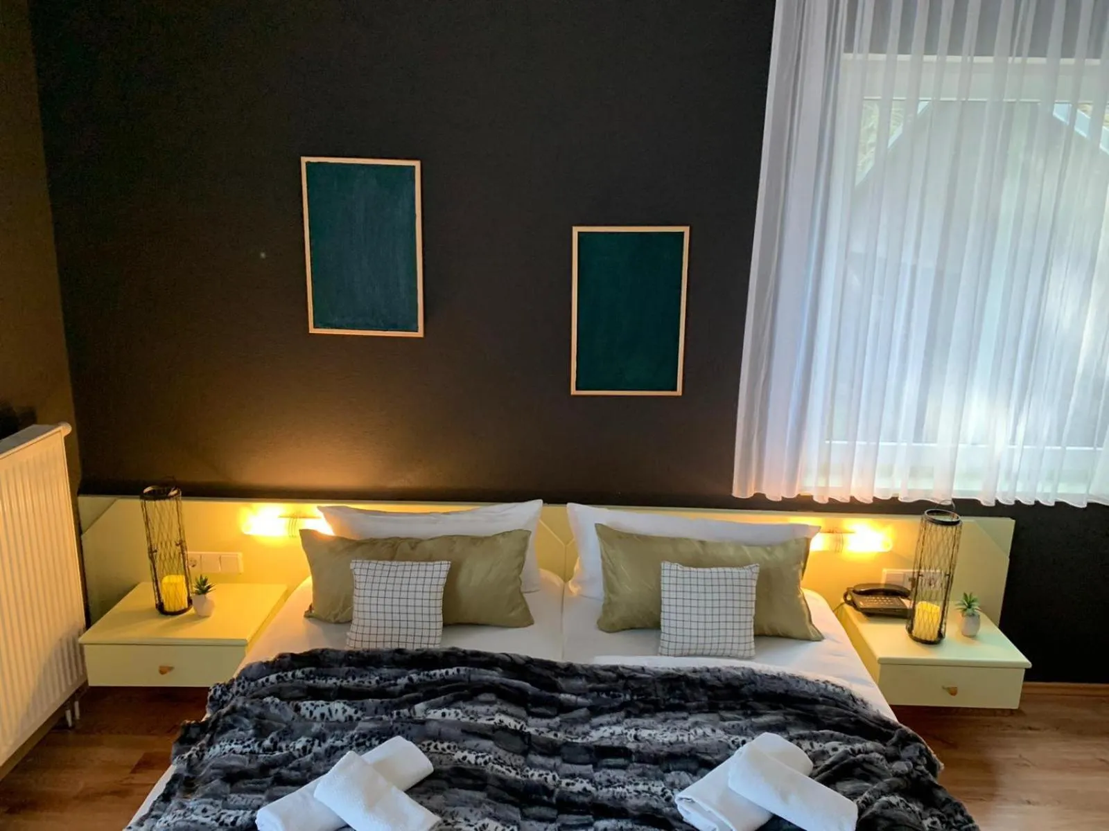 Bed in Berghotel Drei Brüder Höhe