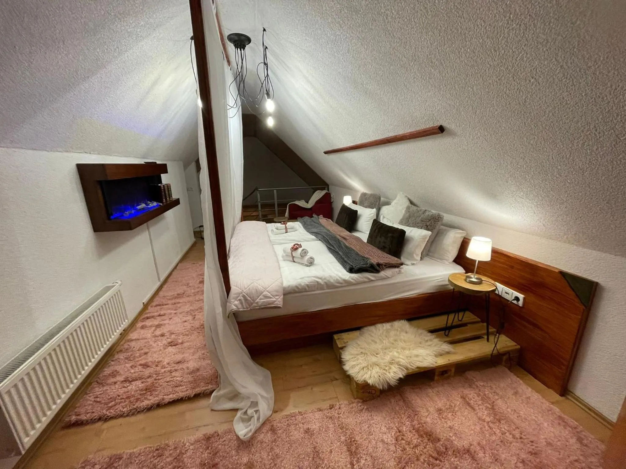 Bed in Berghotel Drei Brüder Höhe