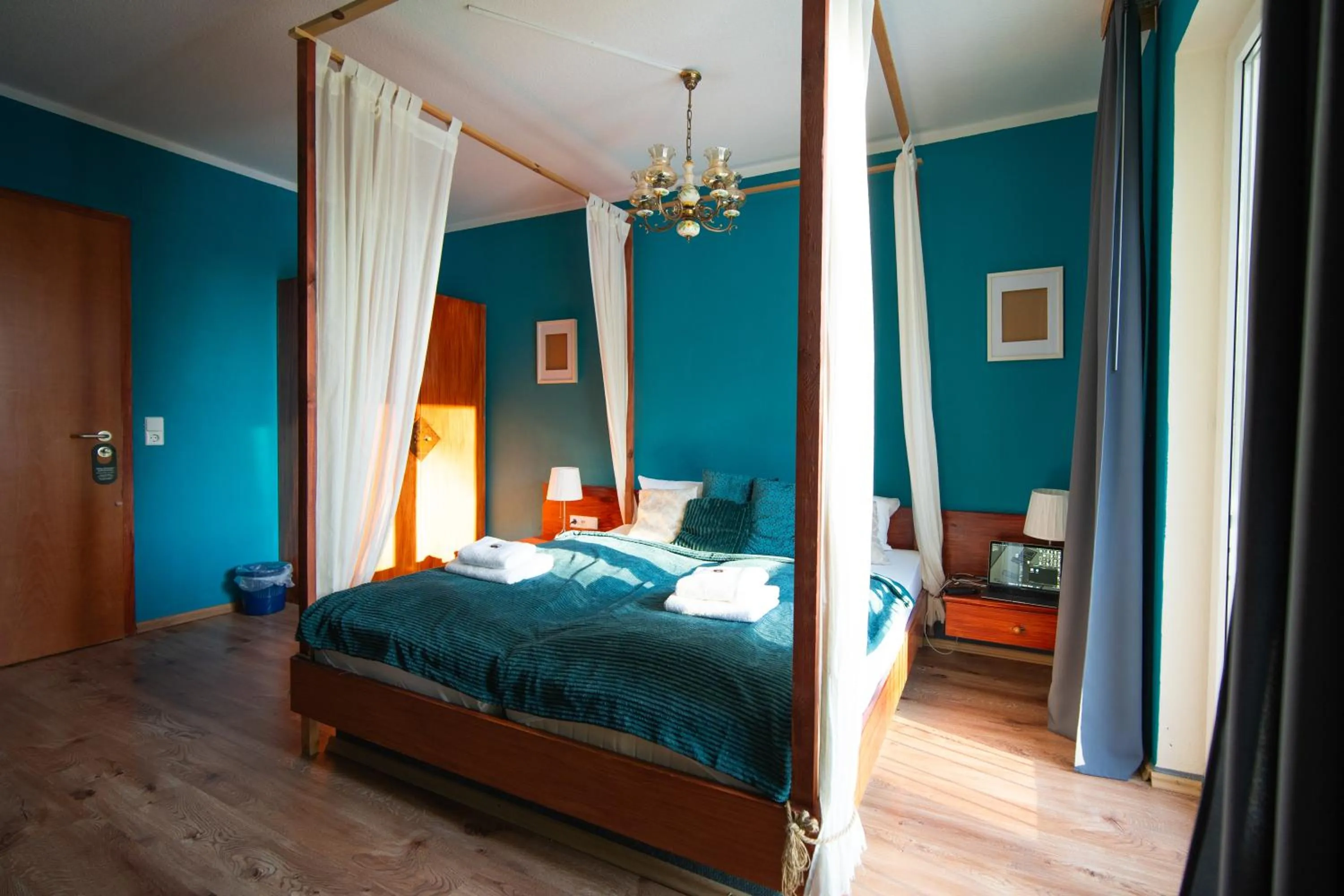 Bed in Berghotel Drei Brüder Höhe