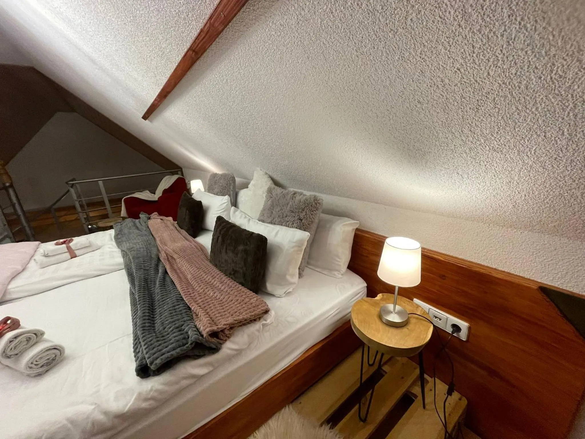 Bed in Berghotel Drei Brüder Höhe