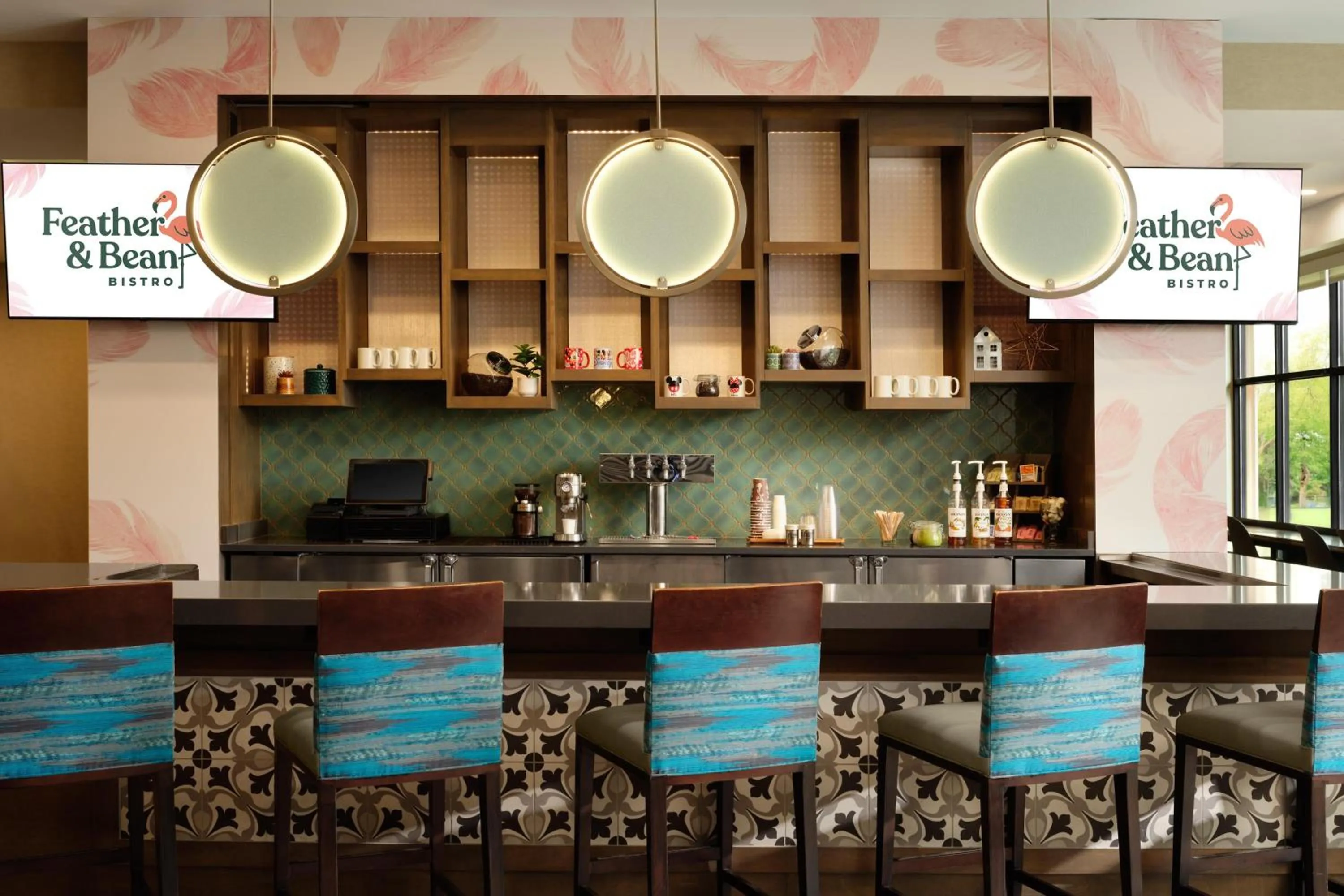 Lounge or bar in Home2 Suites By Hilton Orlando Flamingo Crossings, FL