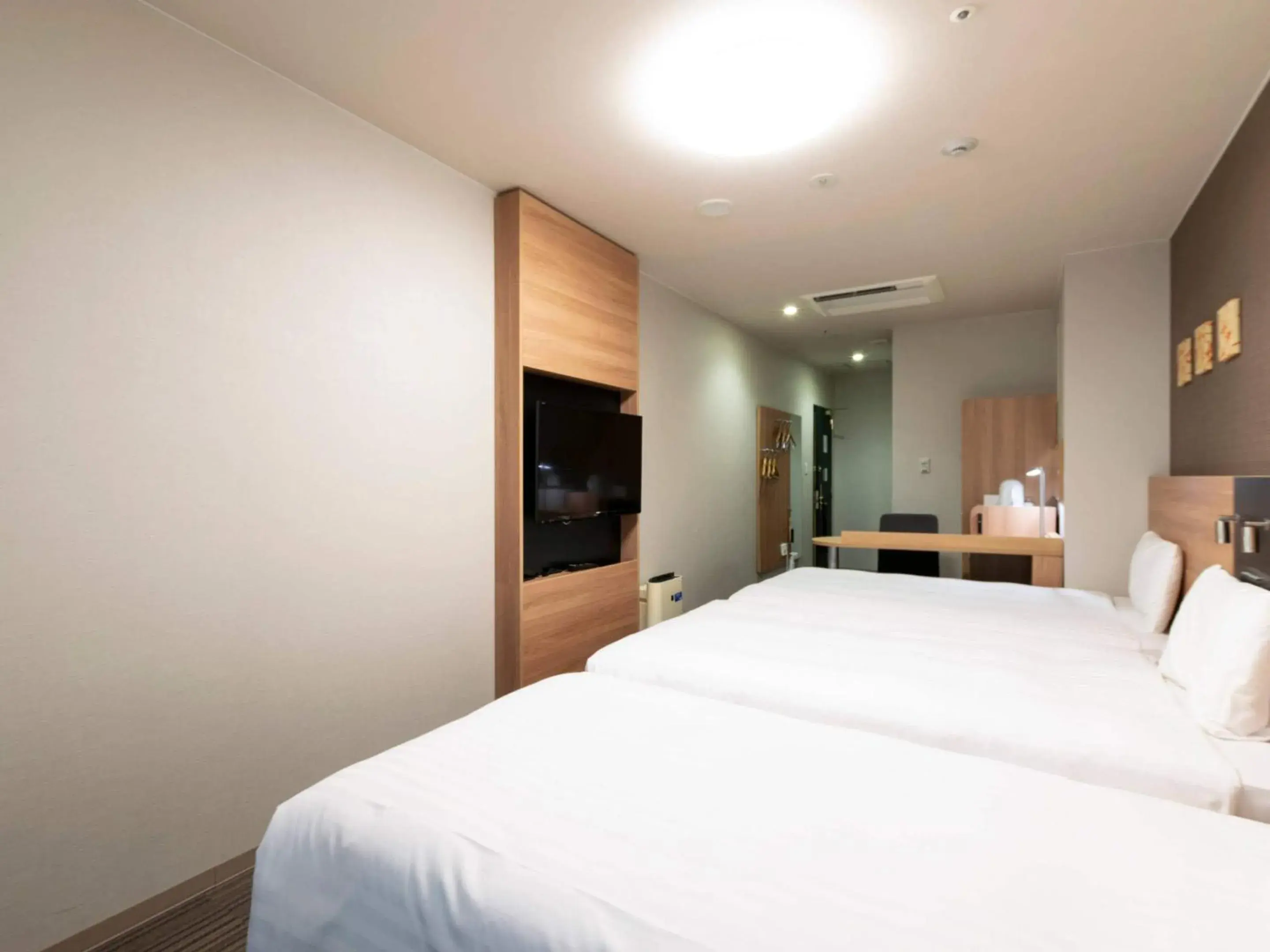 Bedroom, Bed in Comfort Hotel Osaka Shinsaibashi Bedroom, Bed in Comfort Hotel Osaka Shinsaibashi