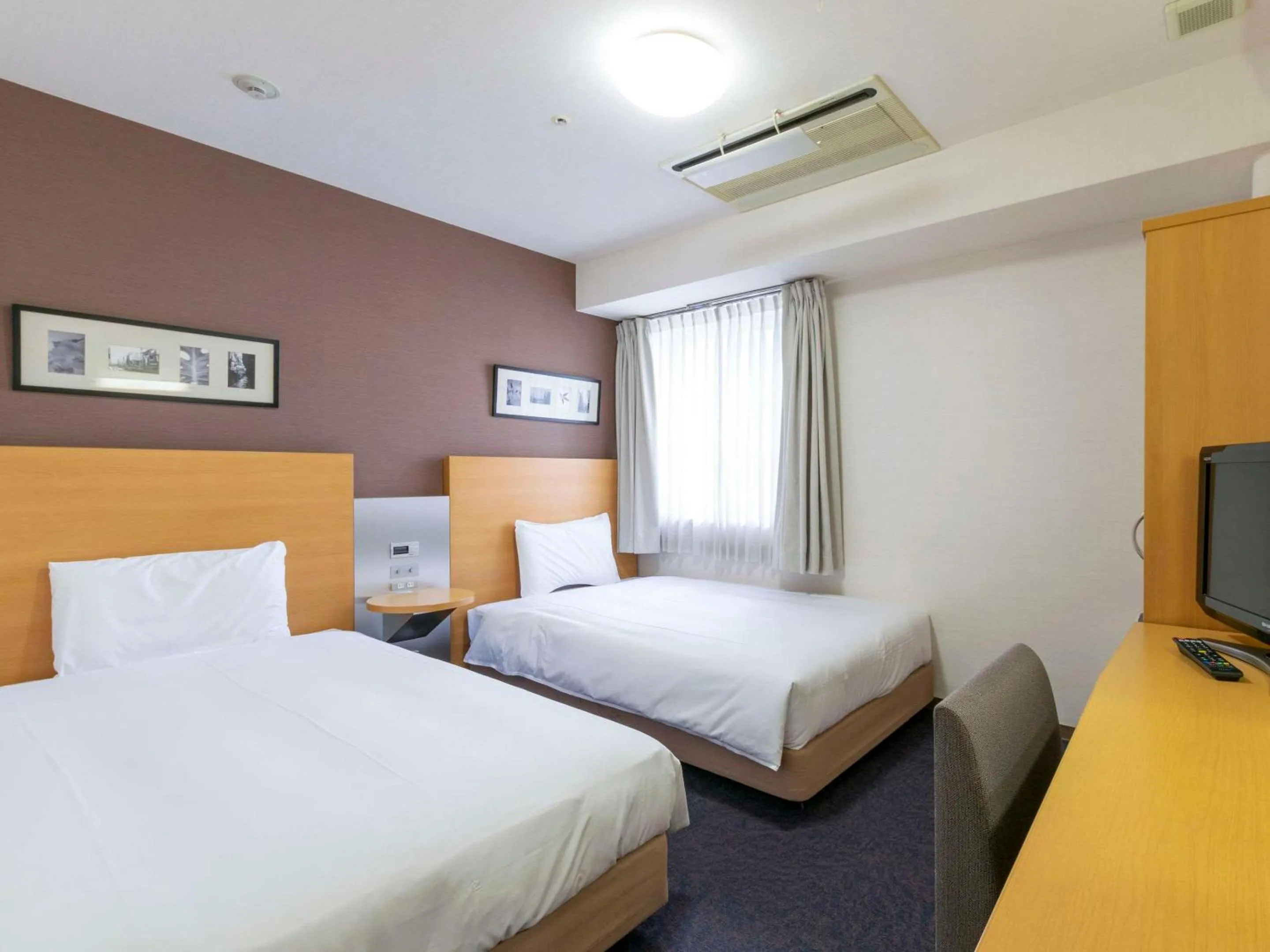 Economy Twin Room - Non-Smoking in Comfort Hotel Osaka Shinsaibashi