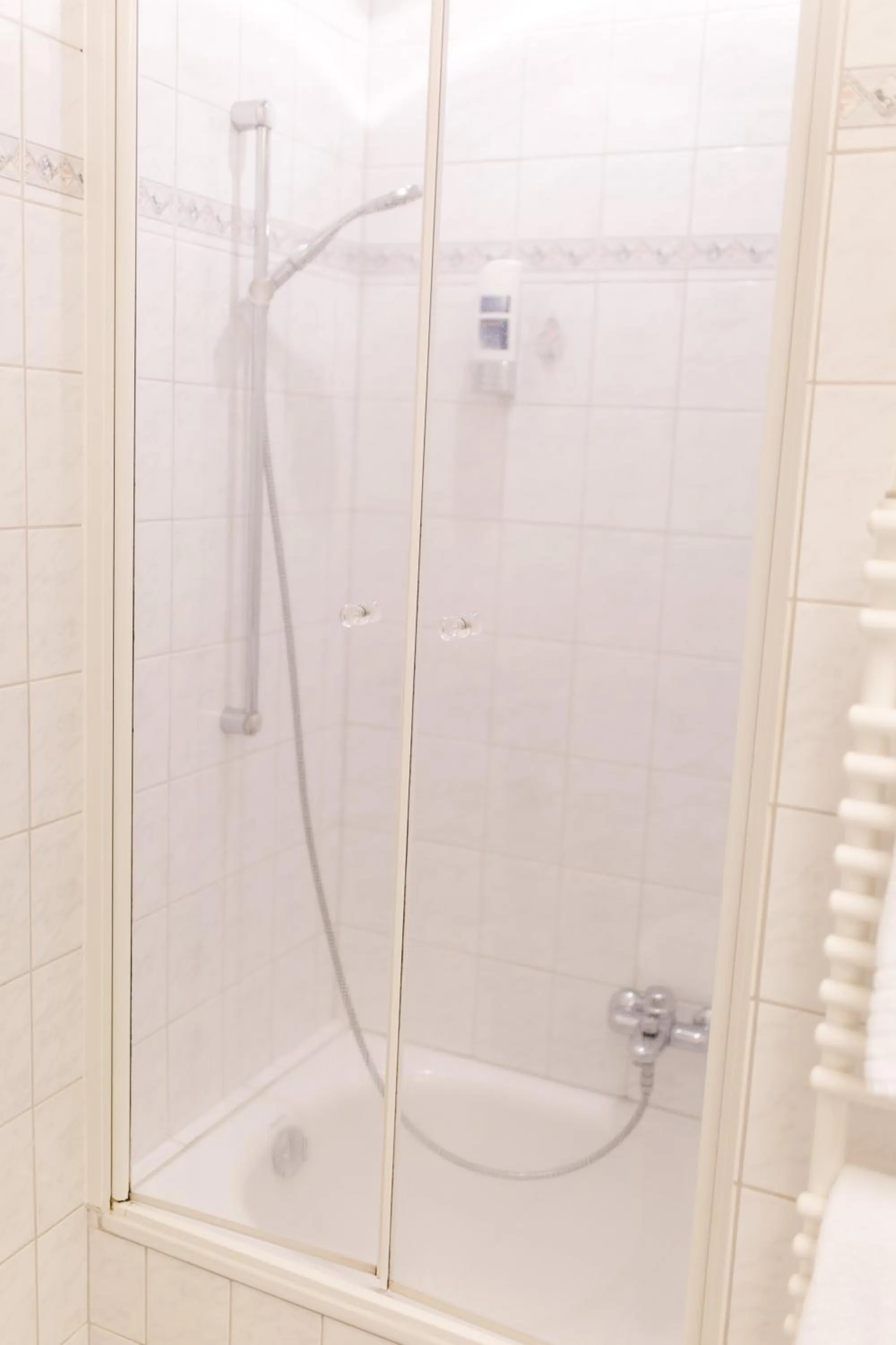 Bathroom in Akzent Hotel Zur Grünen Eiche