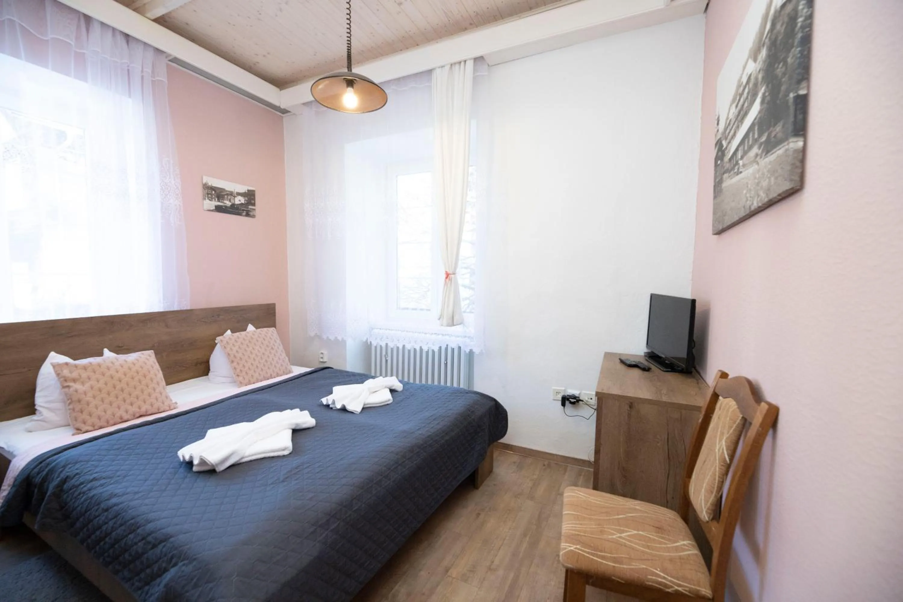 TV and multimedia, Bed in Hotel Džbán