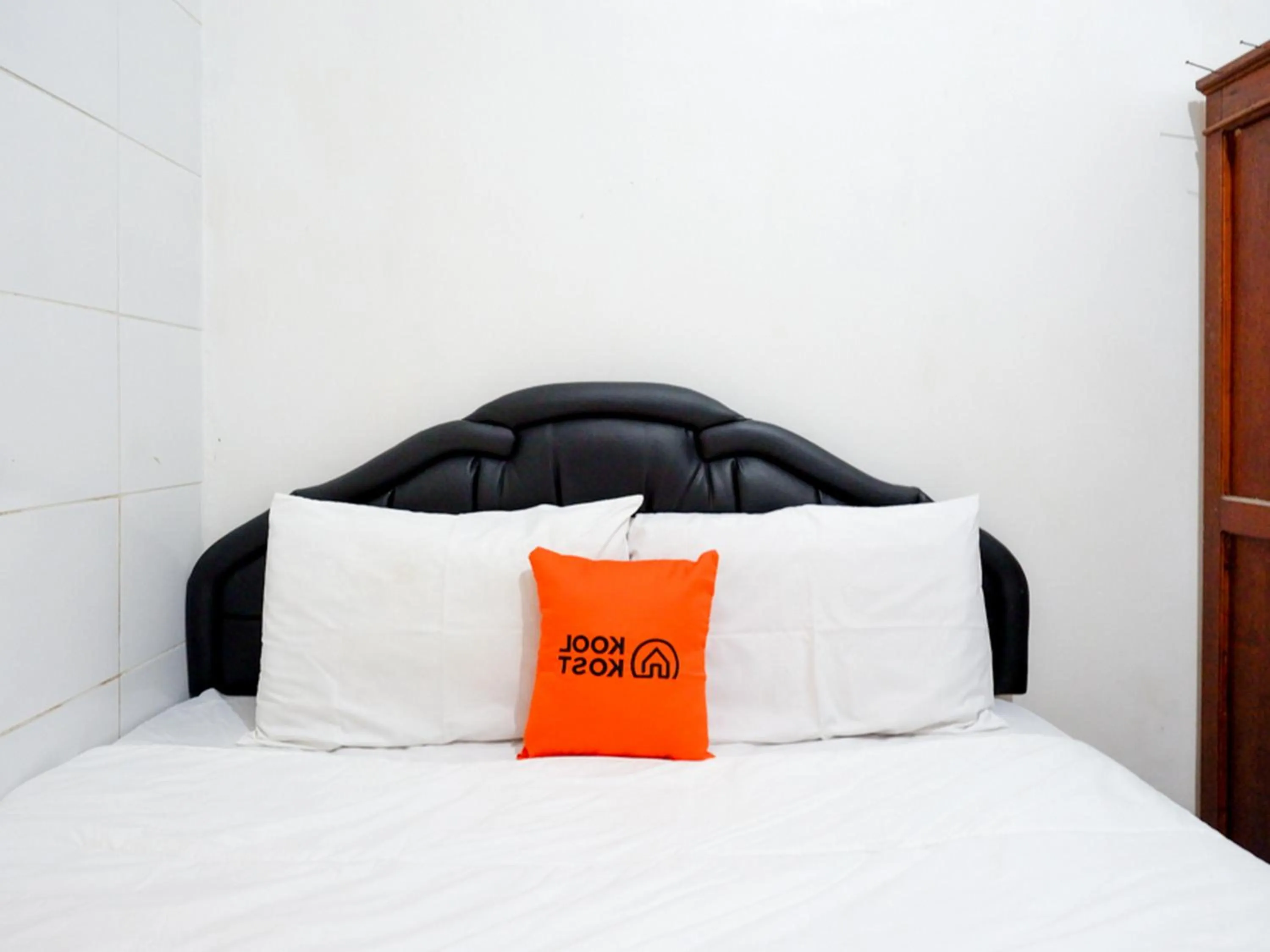 Bed in KoolKost Syariah near Universitas Diponegoro Tembalang 2