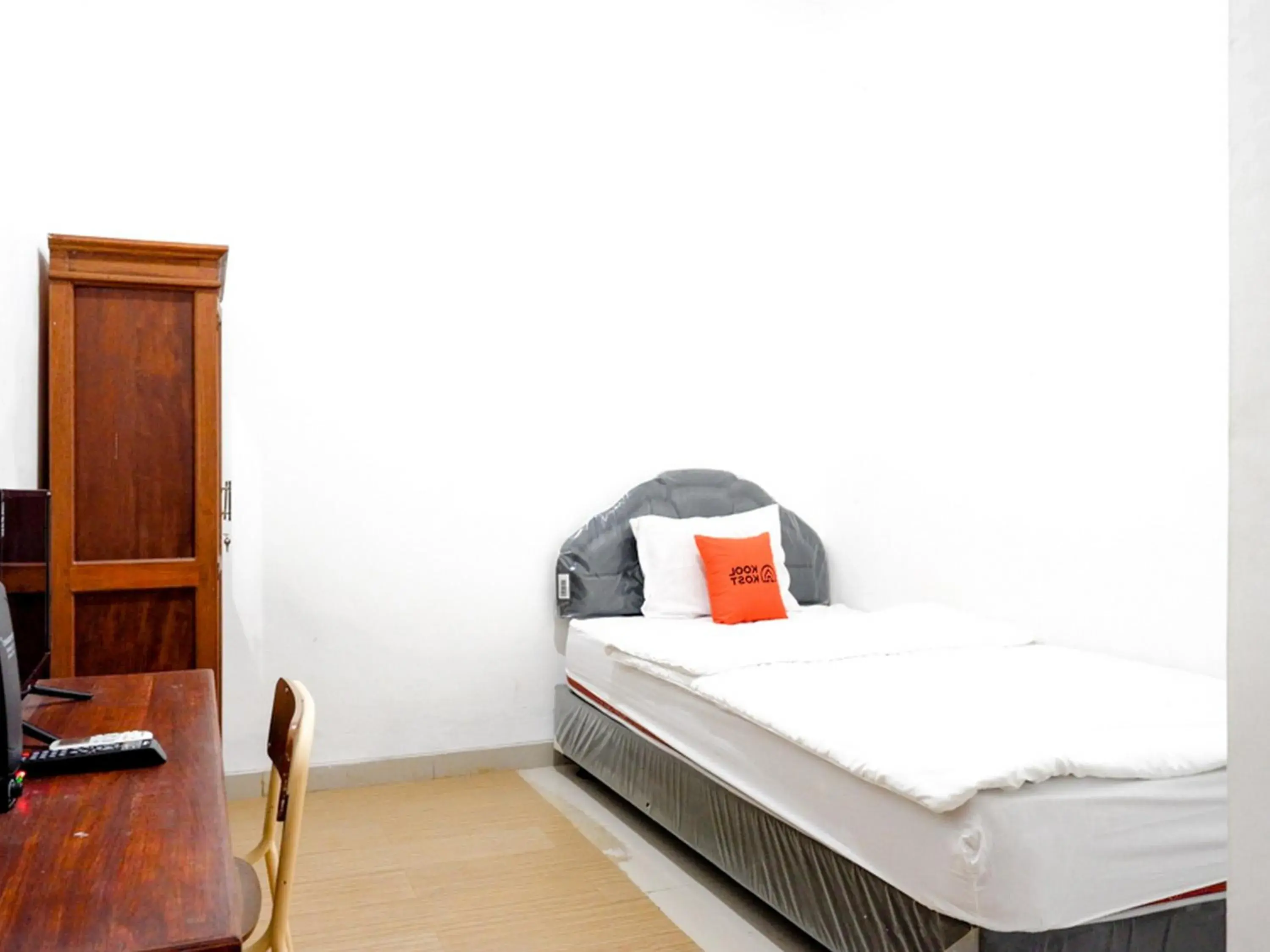 Bed in KoolKost Syariah near Universitas Diponegoro Tembalang 2 Bed in KoolKost Syariah near Universitas Diponegoro Tembalang 2