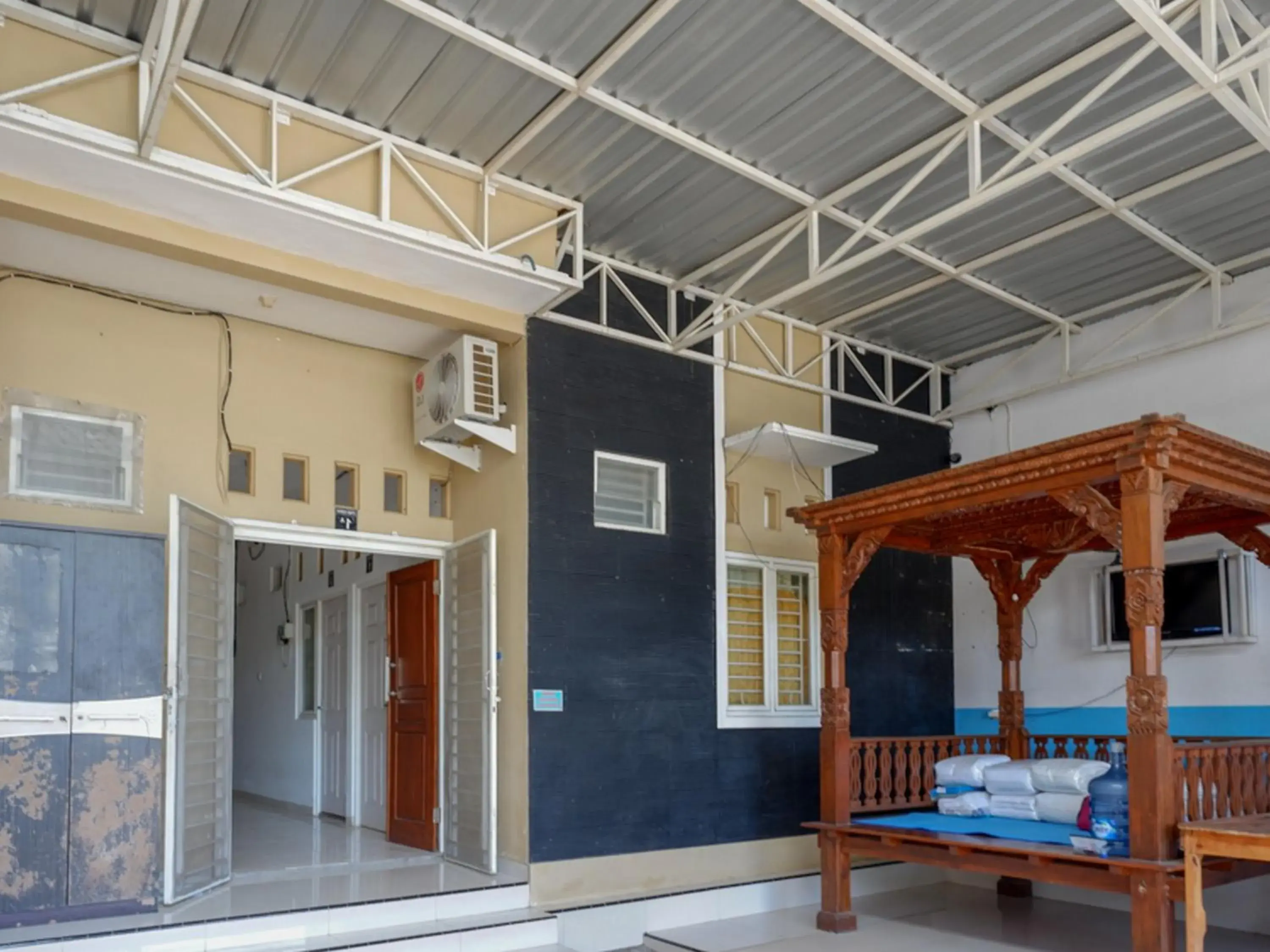 Property building in KoolKost Syariah near Universitas Diponegoro Tembalang 2 Property building in KoolKost Syariah near Universitas Diponegoro Tembalang 2