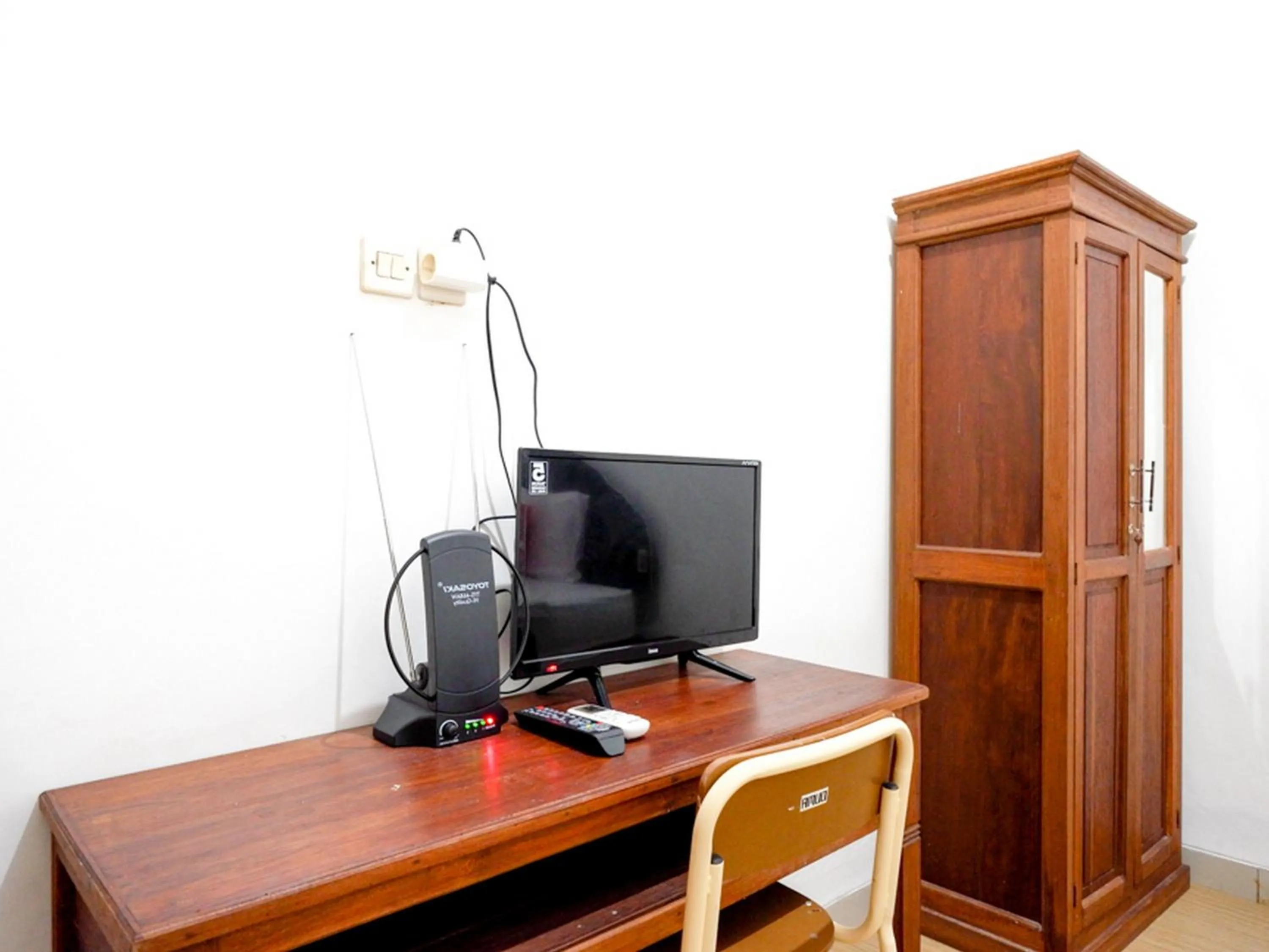 TV and multimedia in KoolKost Syariah near Universitas Diponegoro Tembalang 2