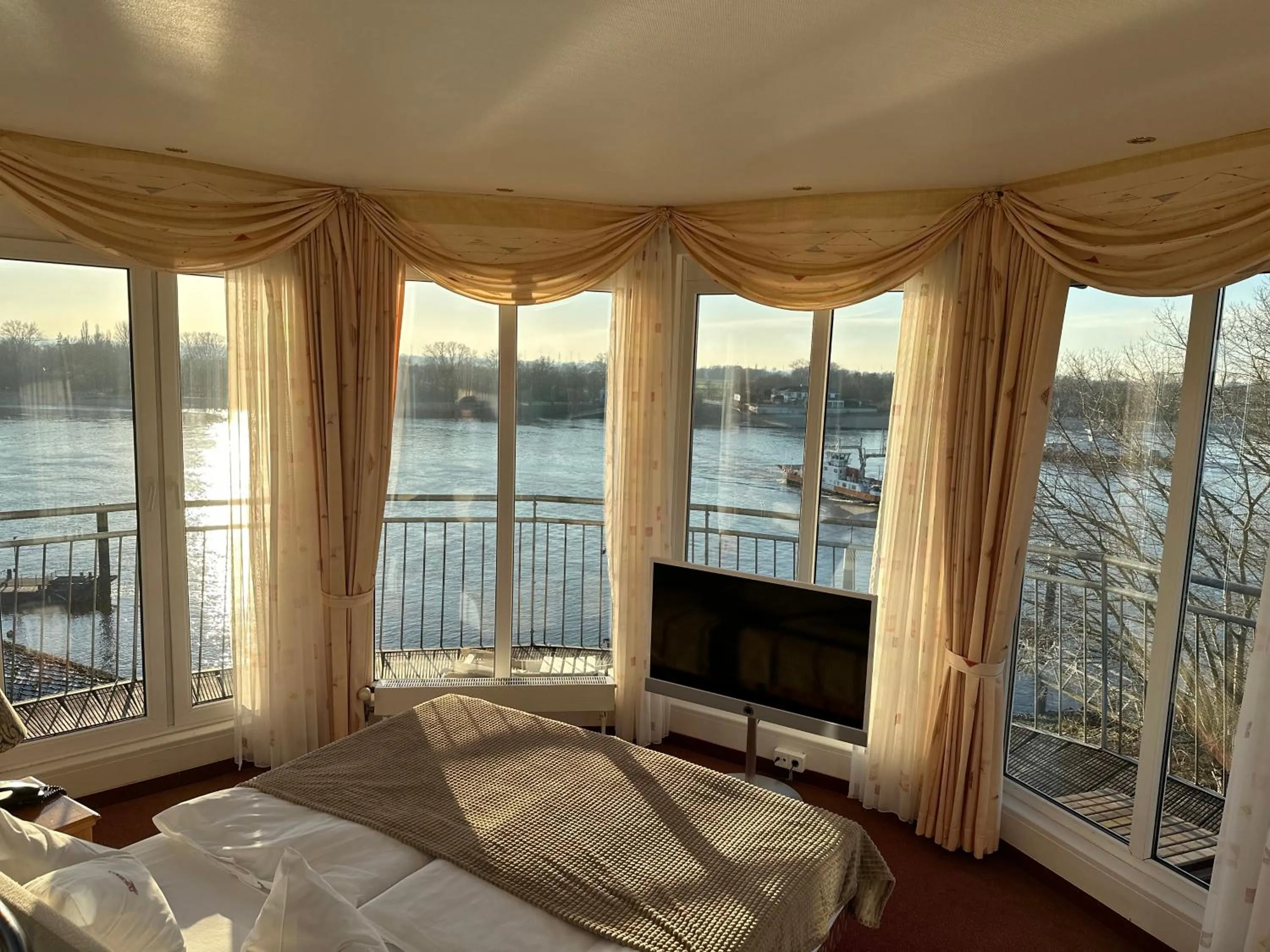 Photo of the whole room, Bed in Fährhaus Farge Bremen