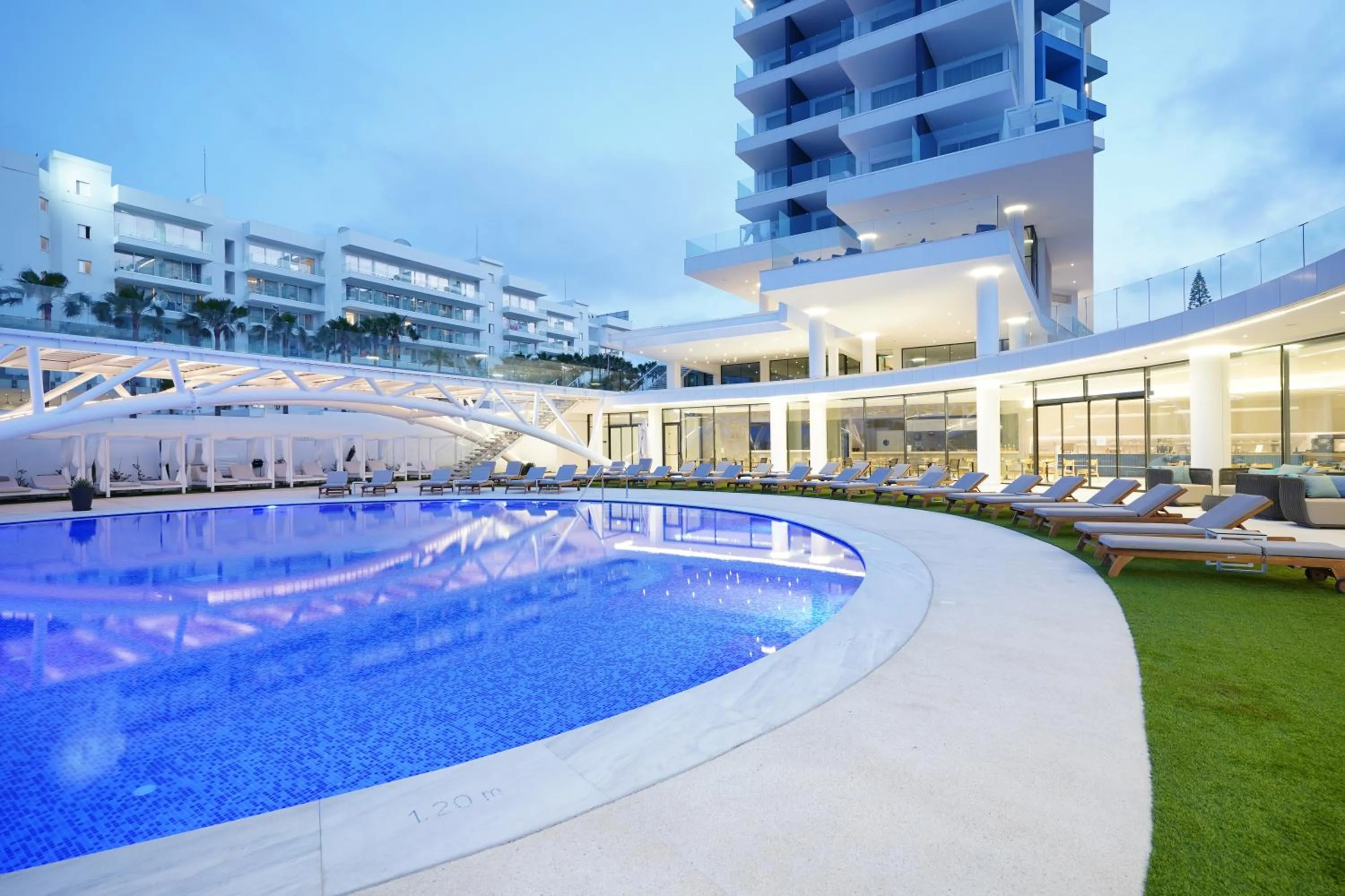 Swimming pool in Flamingo Paradise Beach Hotel - Adults Only