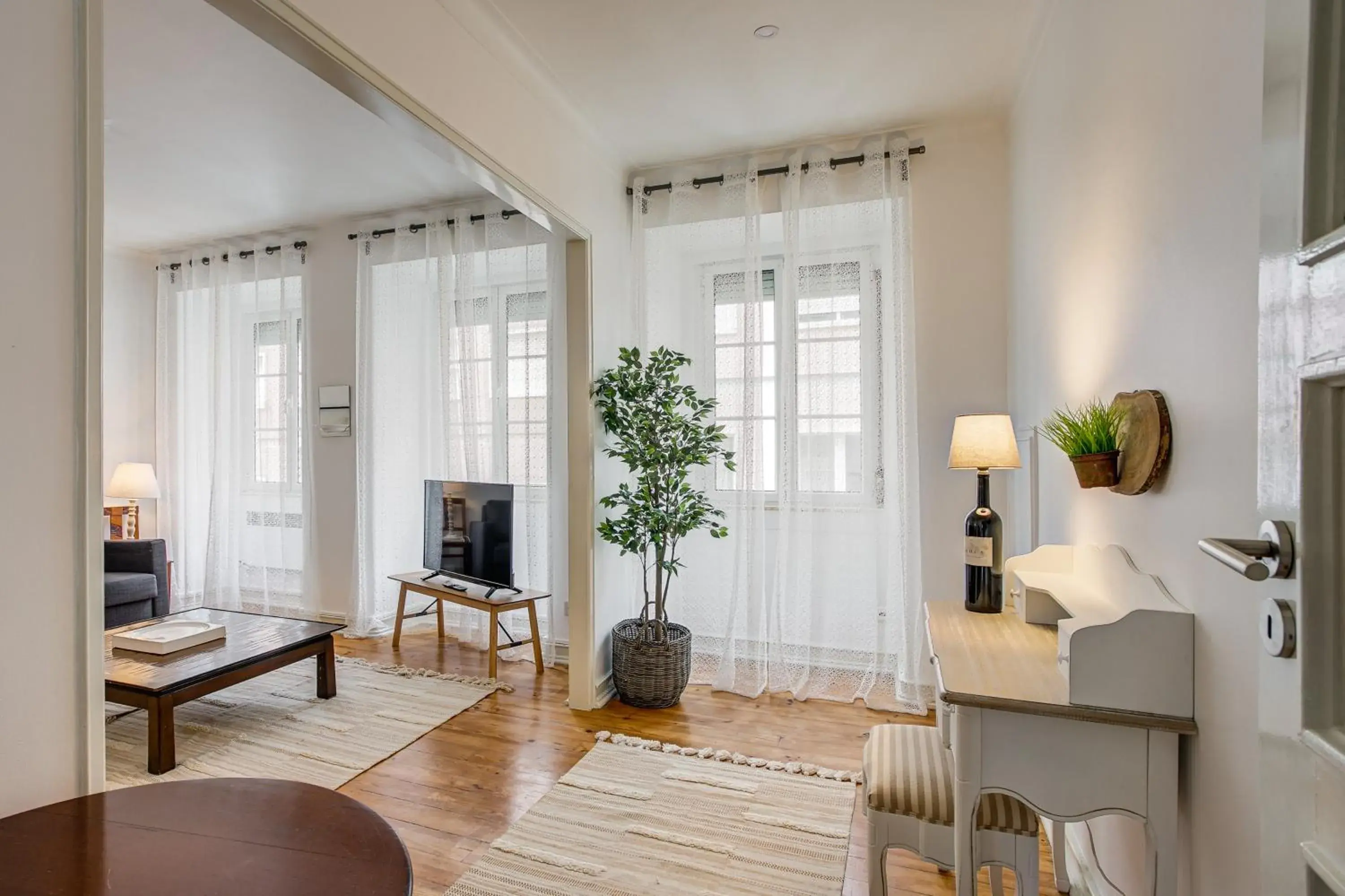 Sunny Apartment in the Heart of Príncipe Real Sunny Apartment in the Heart of Príncipe Real