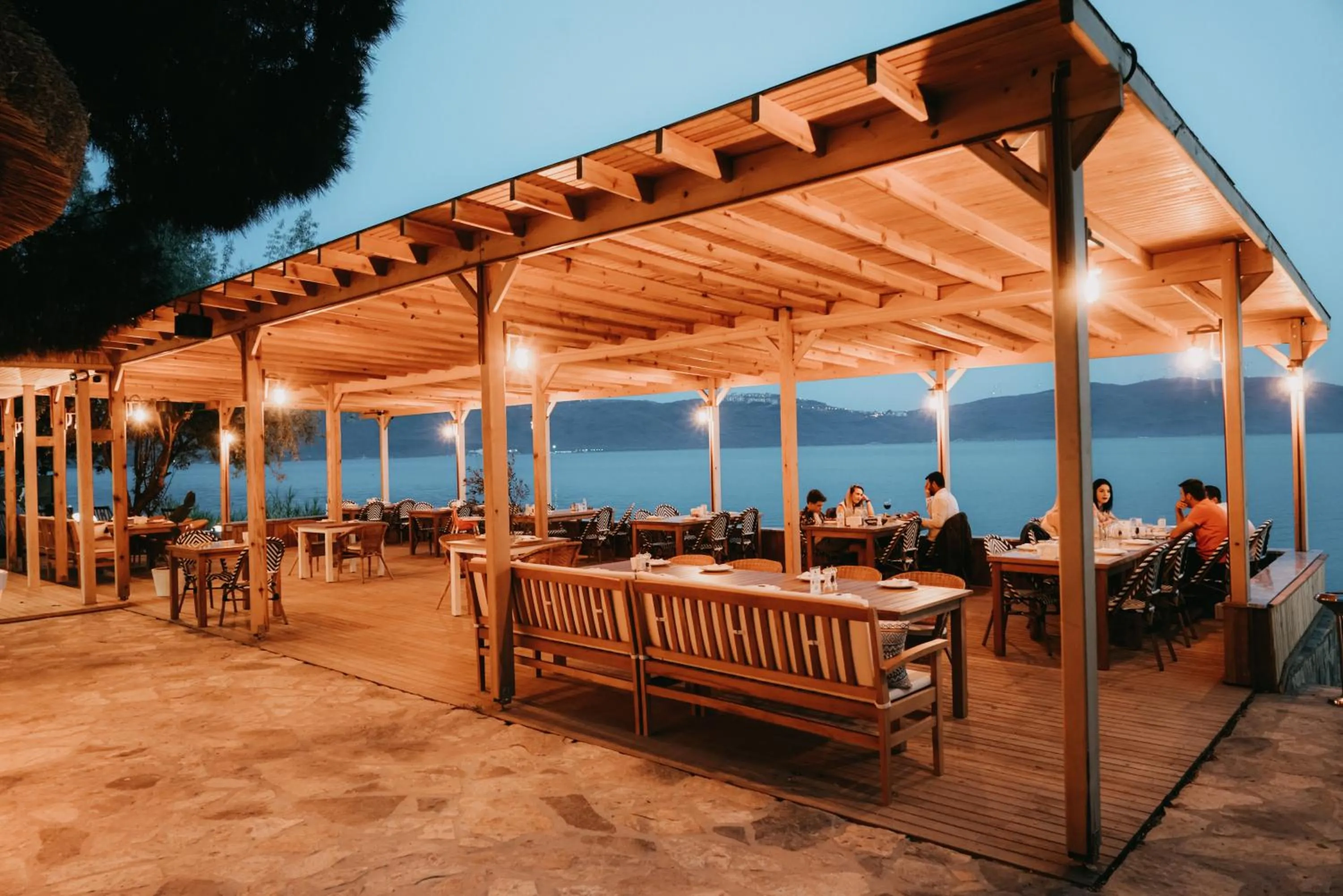 Restaurant/places to eat in Pino Mar Luxury Bungalows