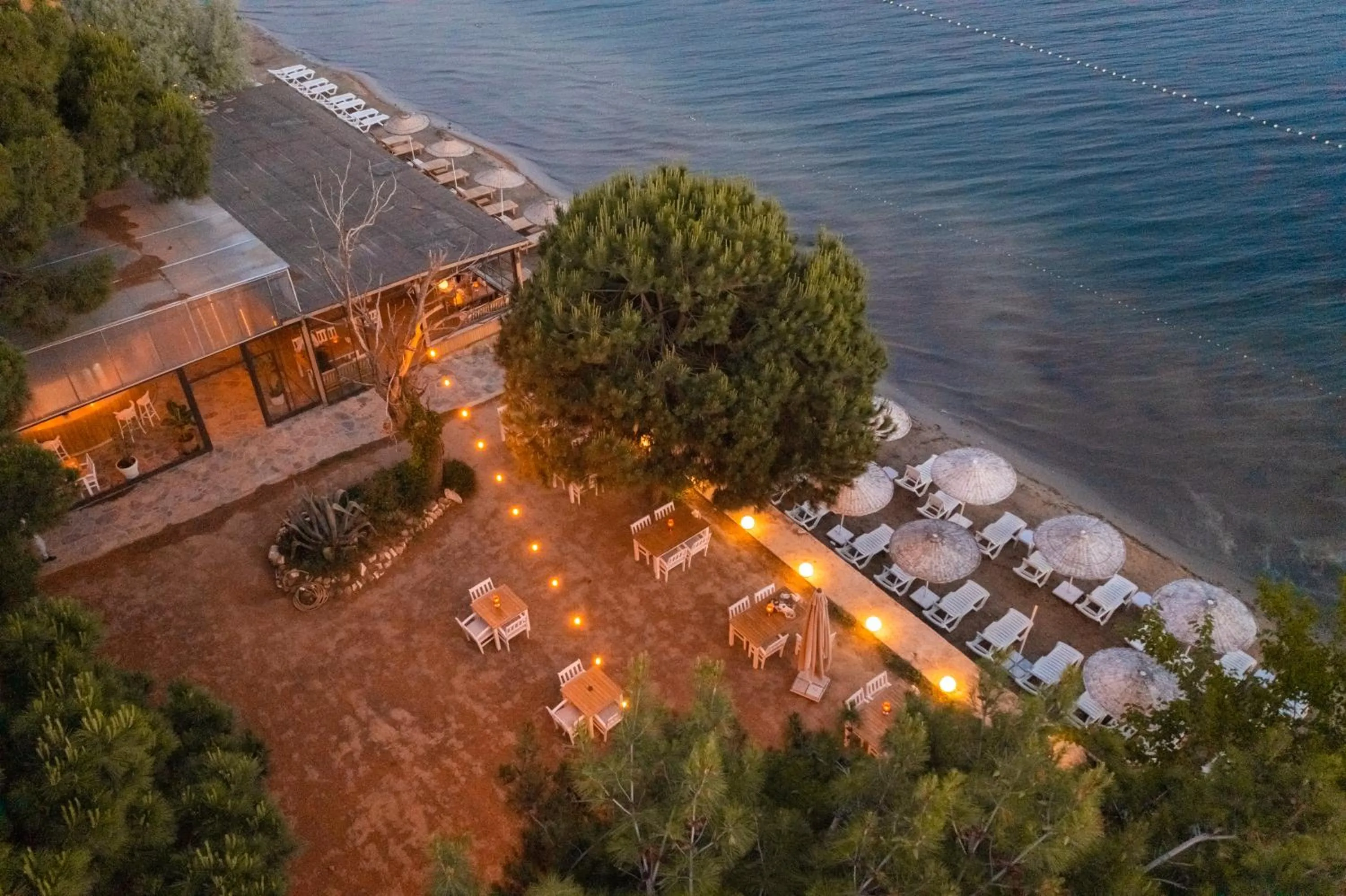Restaurant/places to eat in Pino Mar Luxury Bungalows