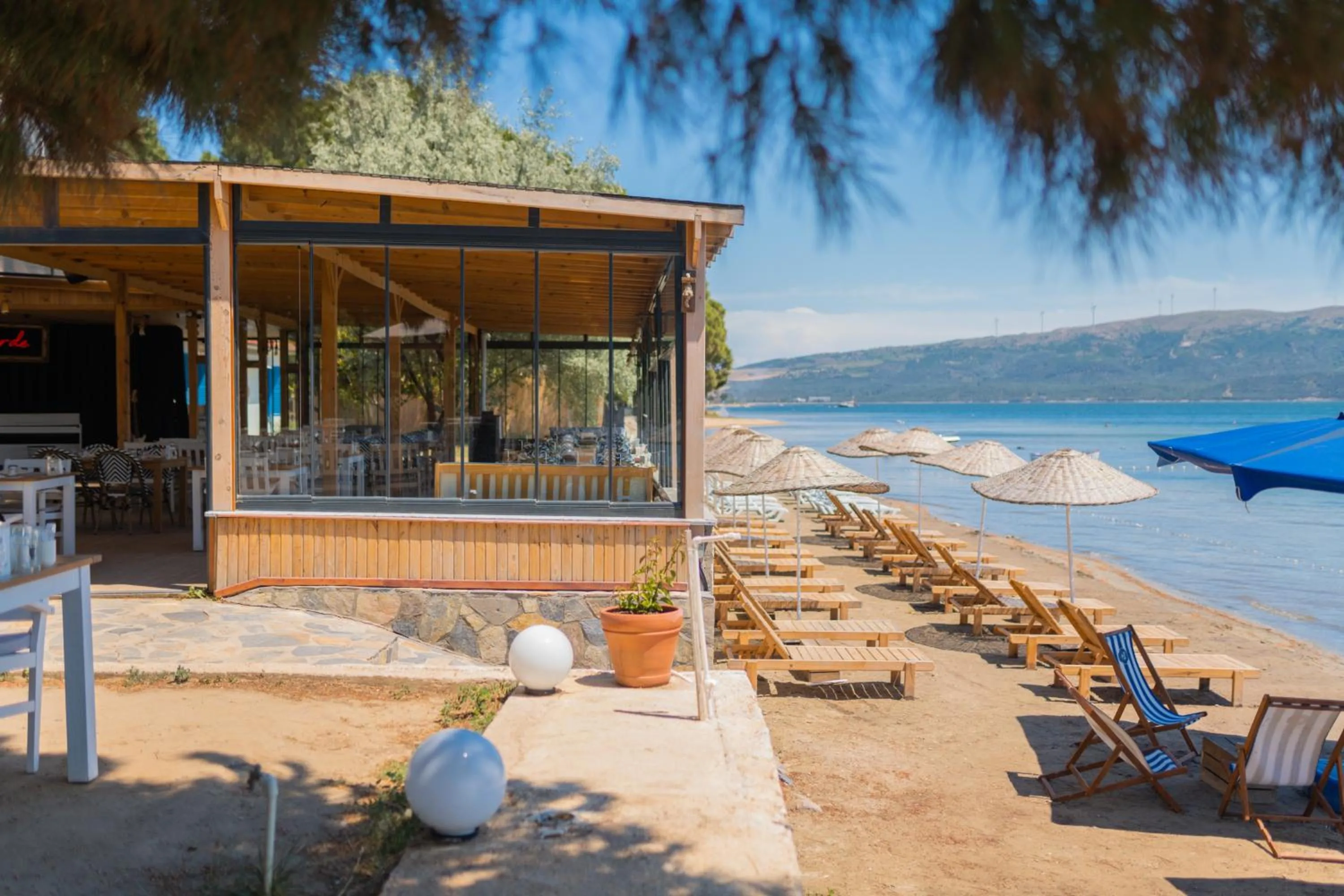 Restaurant/places to eat in Pino Mar Luxury Bungalows