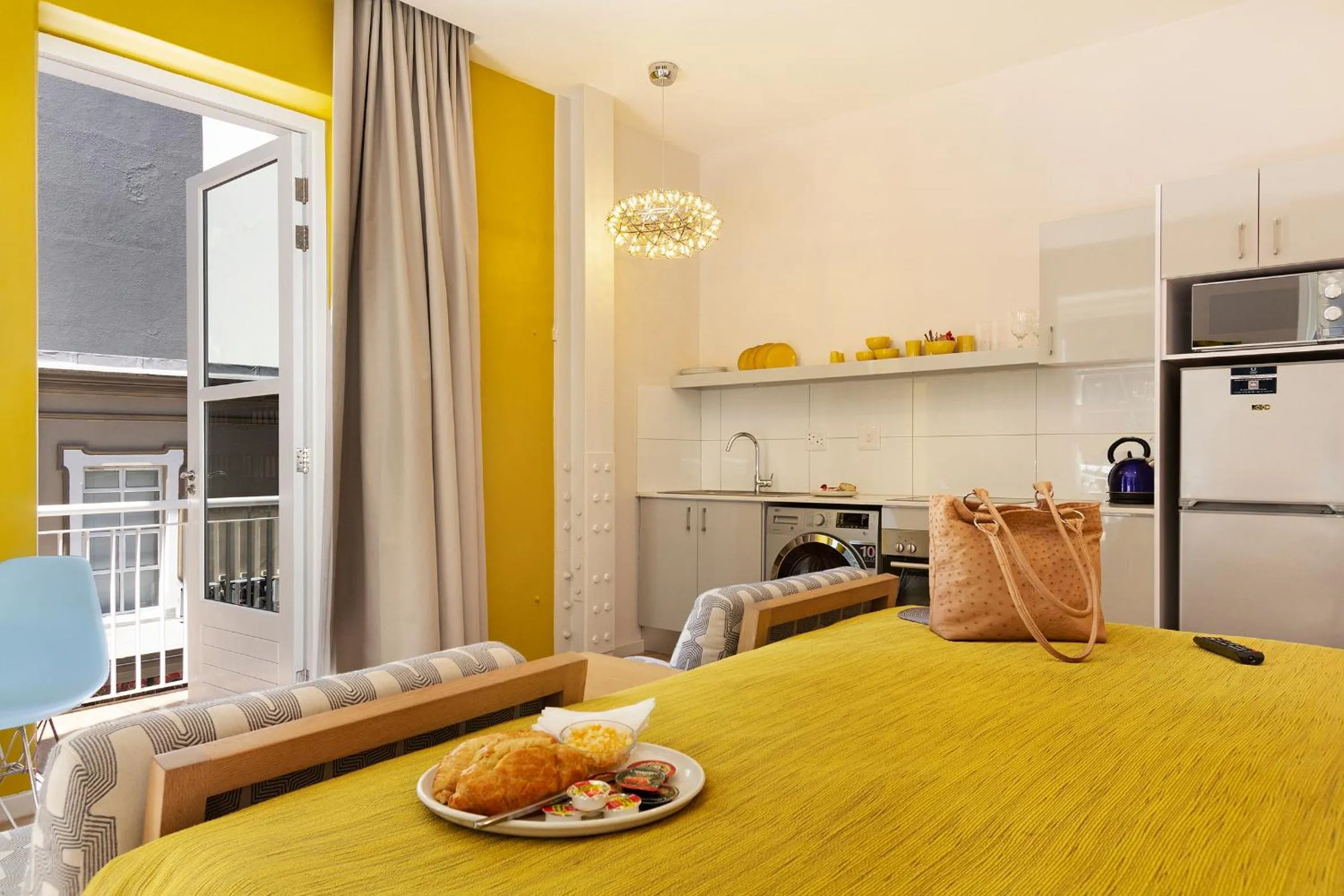 Bedroom, Bed in Urban Oasis Aparthotel