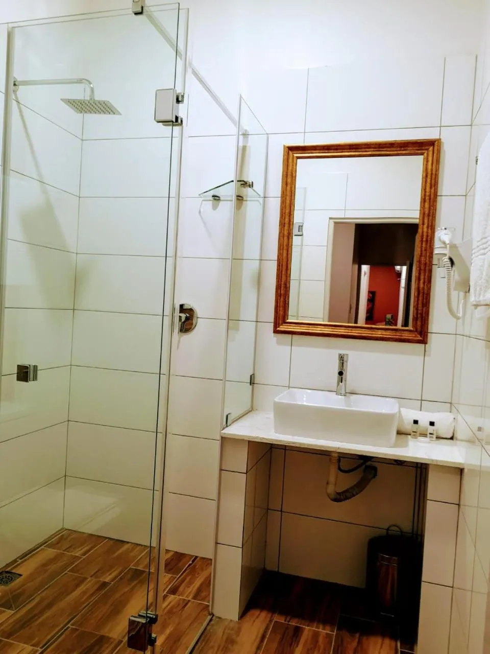 Shower in Urban Oasis Aparthotel