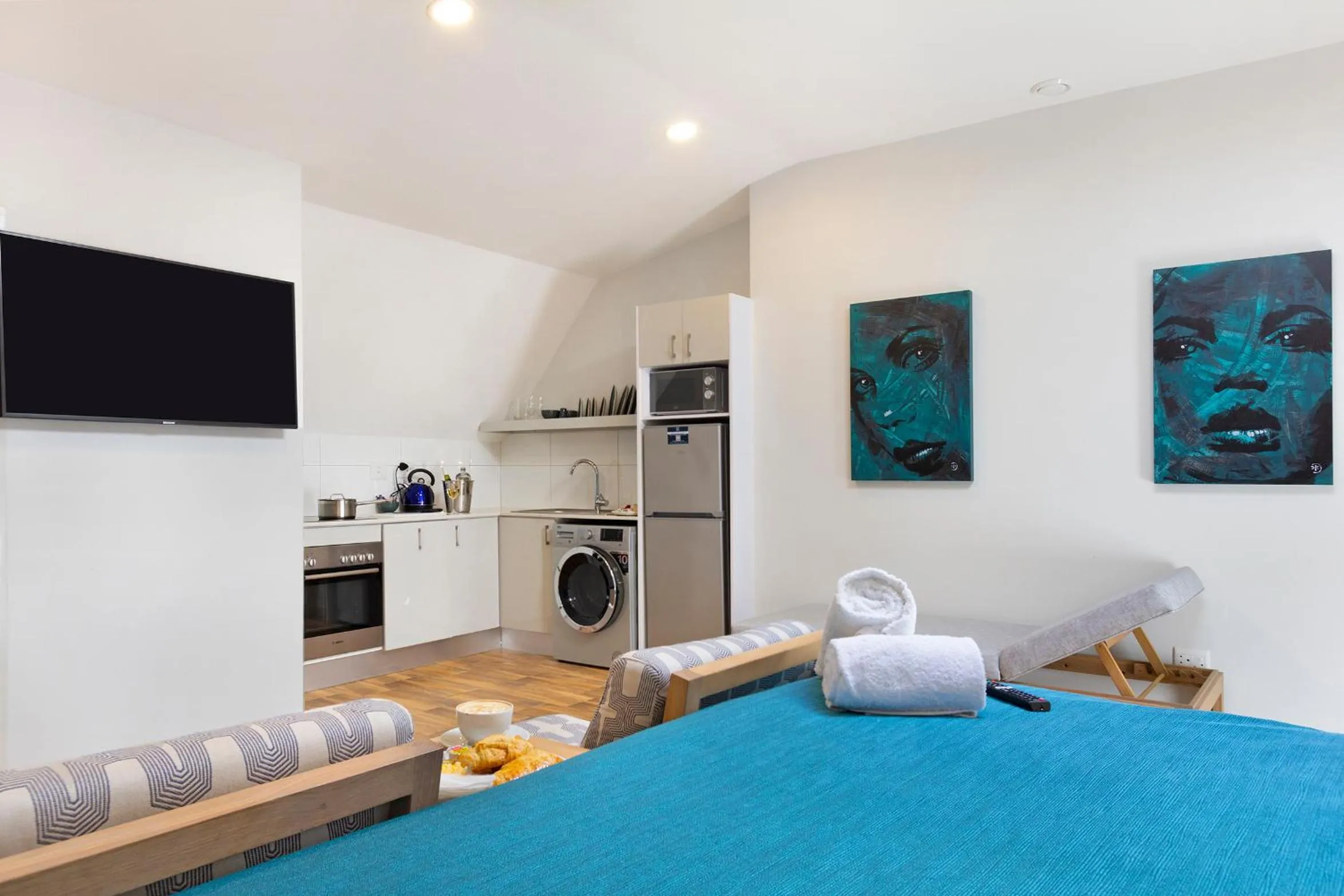 TV and multimedia, Bed in Urban Oasis Aparthotel