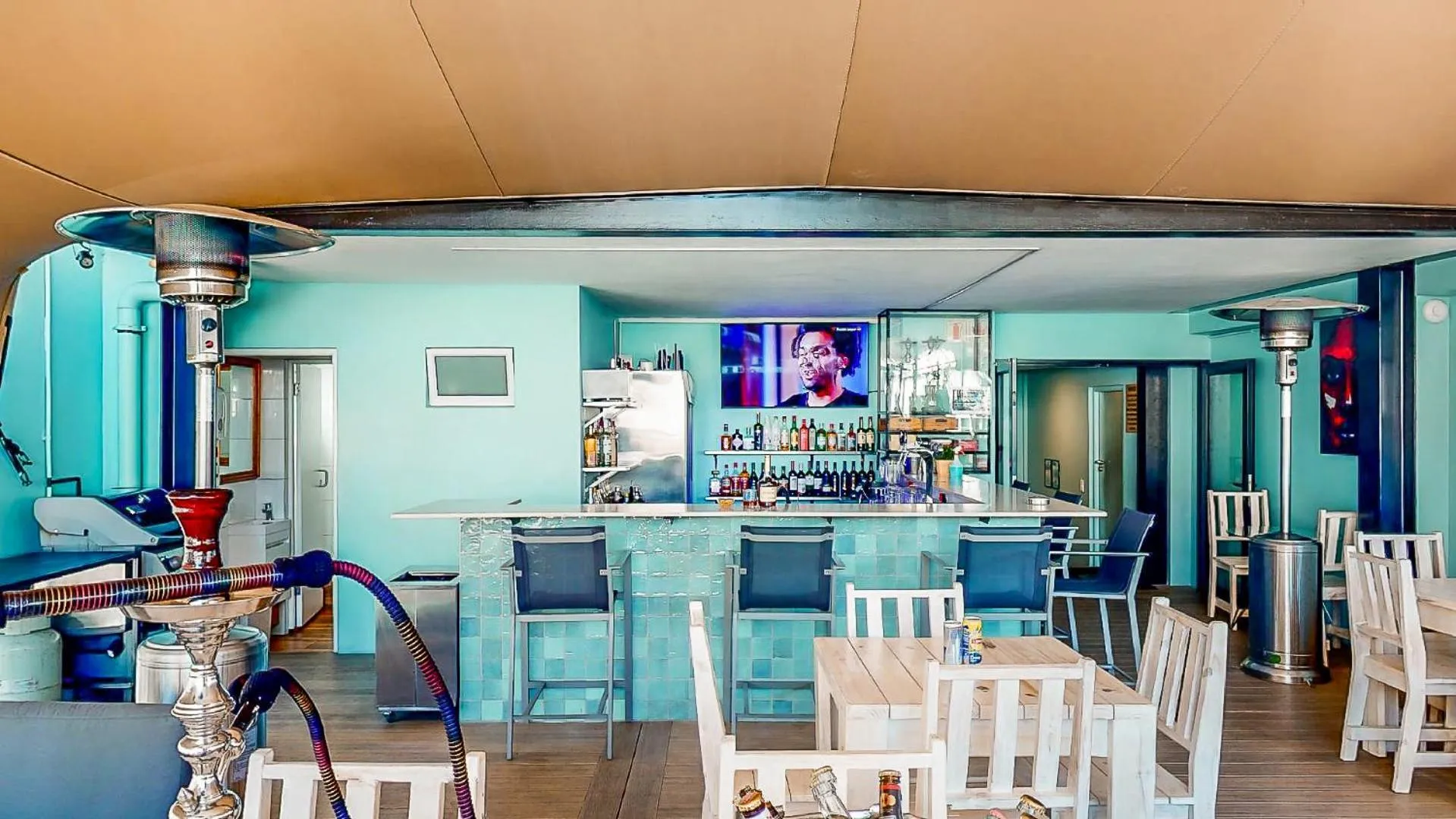 Restaurant/places to eat in Urban Oasis Aparthotel