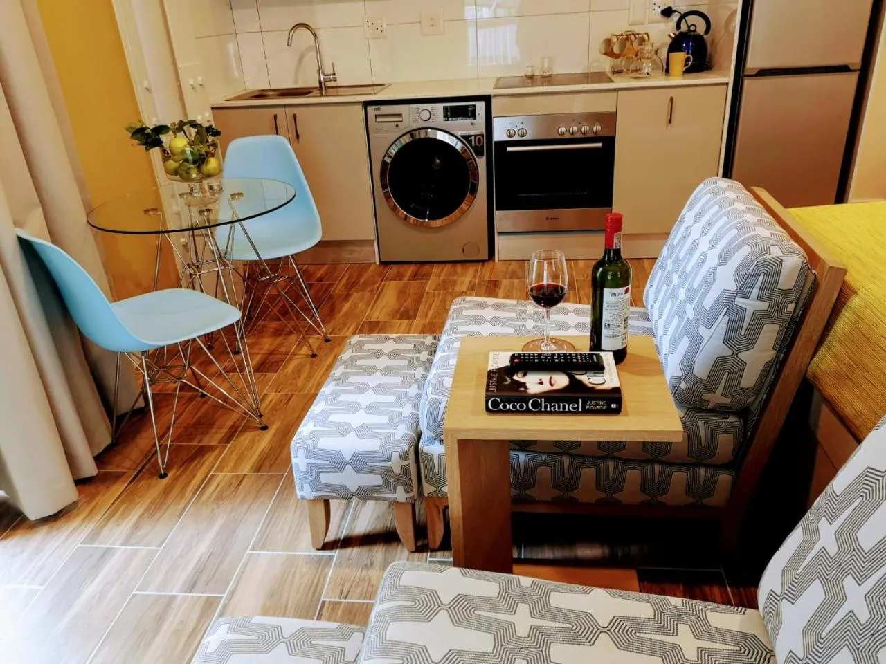 TV and multimedia in Urban Oasis Aparthotel