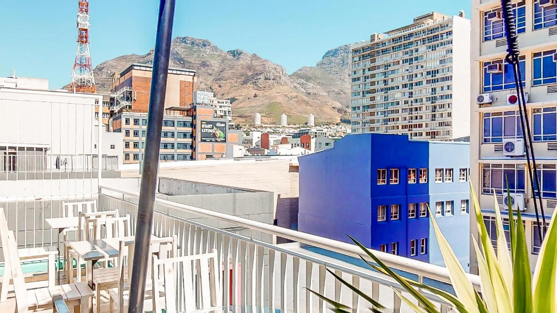 Restaurant/places to eat in Urban Oasis Aparthotel