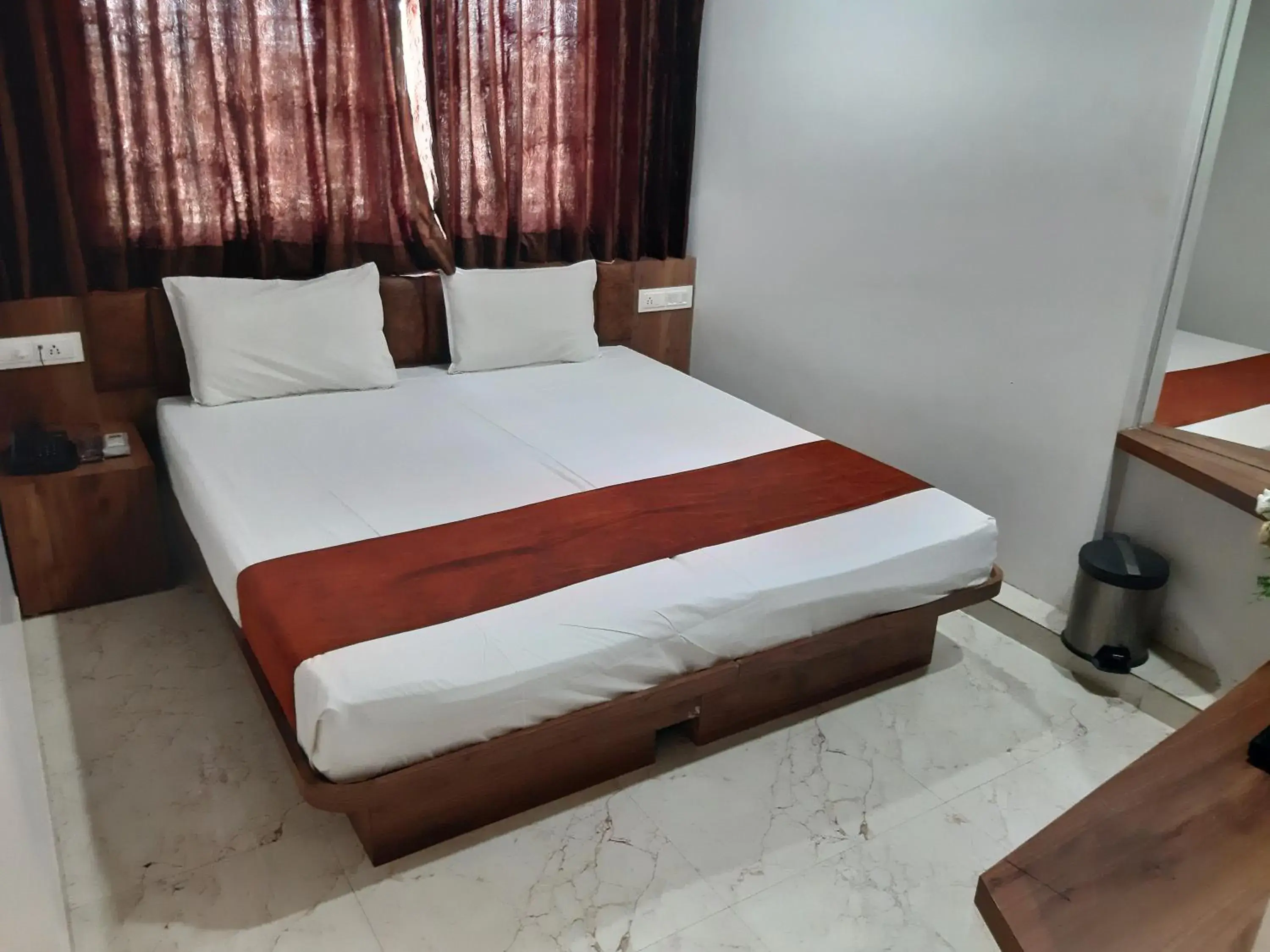 Small Twin Room - single occupancy in Hotel The Grand Piano - Best Business Hotel in Patan Small Twin Room - single occupancy in Hotel The Grand Piano - Best Business Hotel in Patan