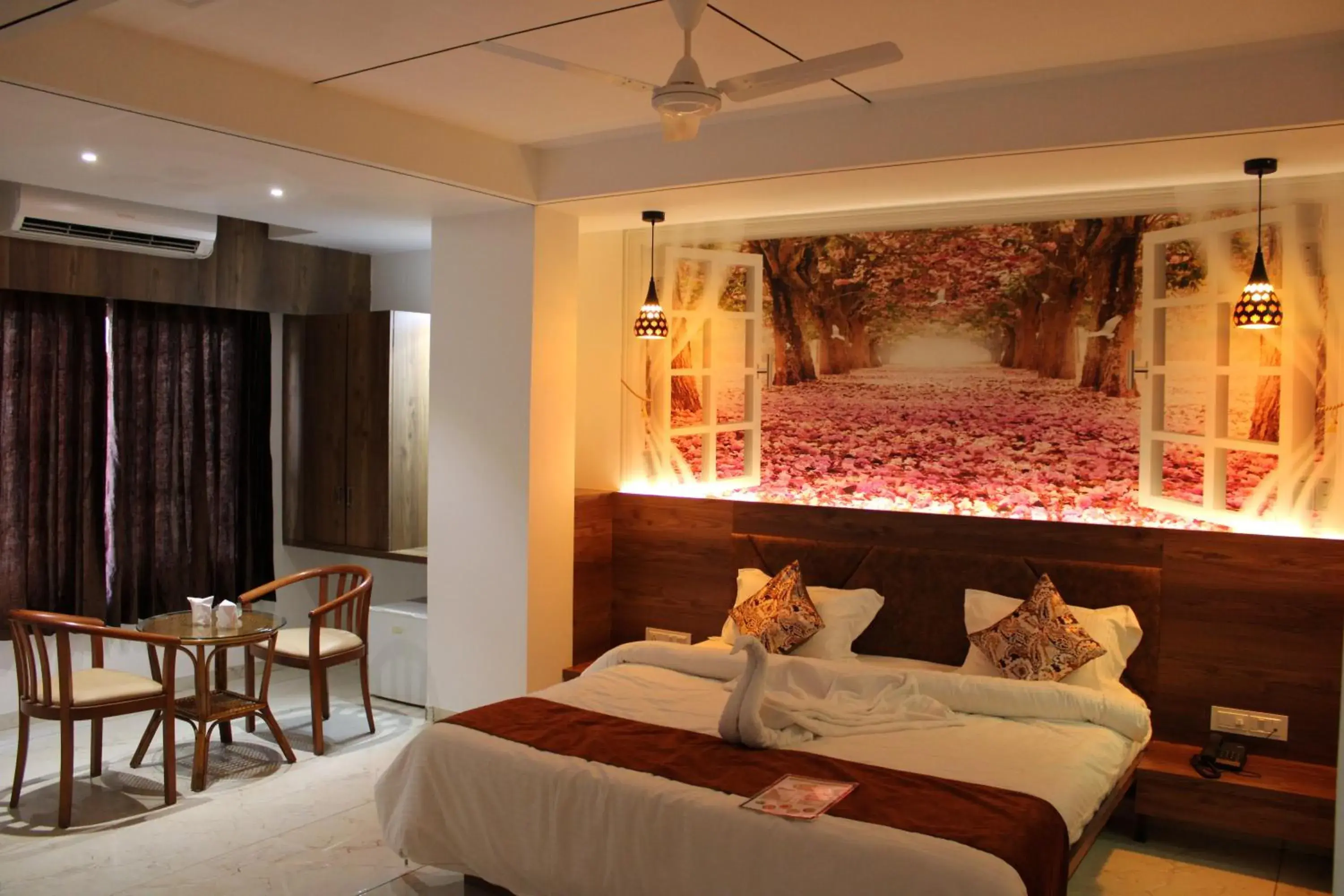 King Suite in Hotel The Grand Piano - Best Business Hotel in Patan King Suite in Hotel The Grand Piano - Best Business Hotel in Patan