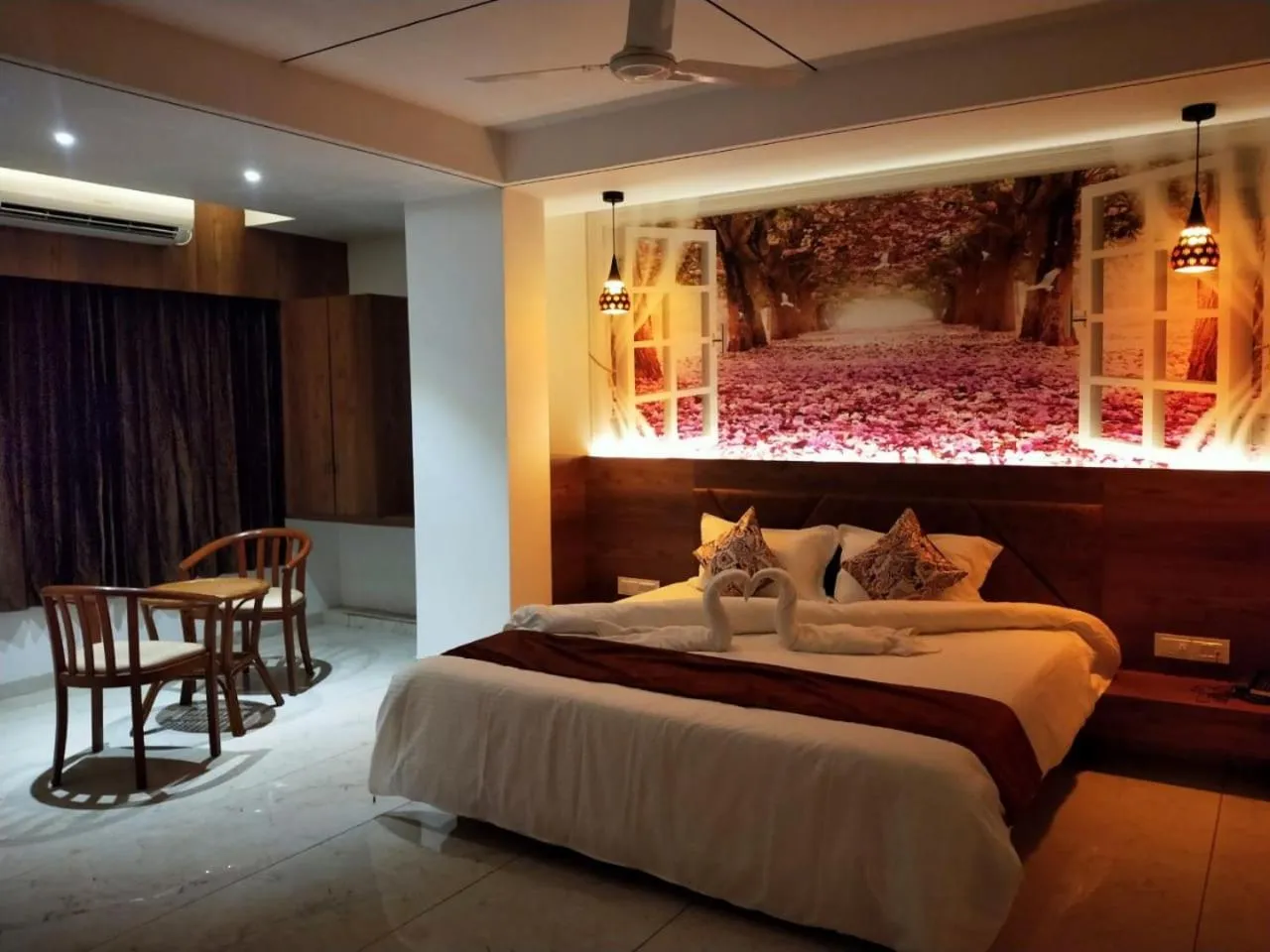 Bed in Hotel The Grand Piano - Best Business Hotel in Patan