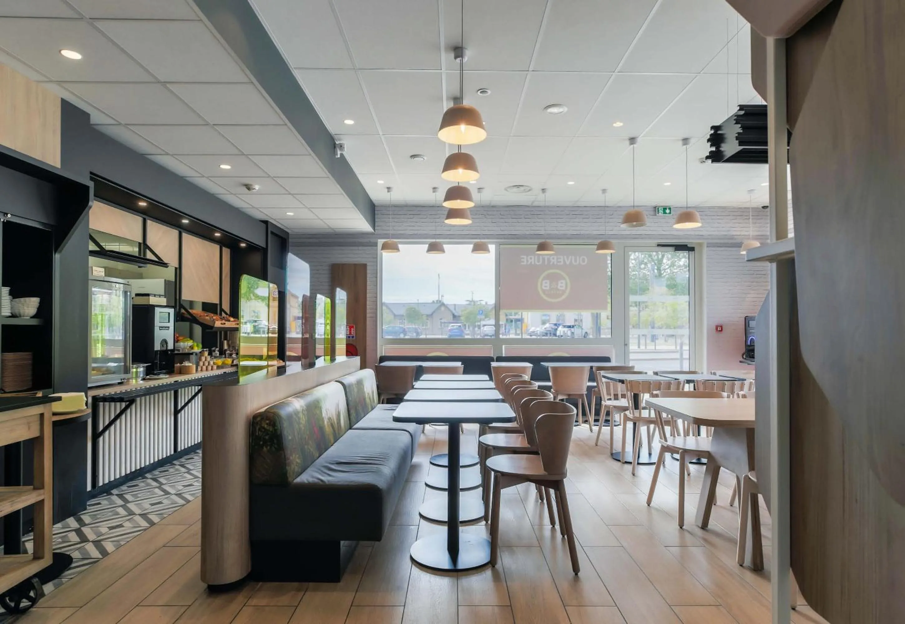 Restaurant/places to eat in B&B Hôtel Thionville Centre Gare