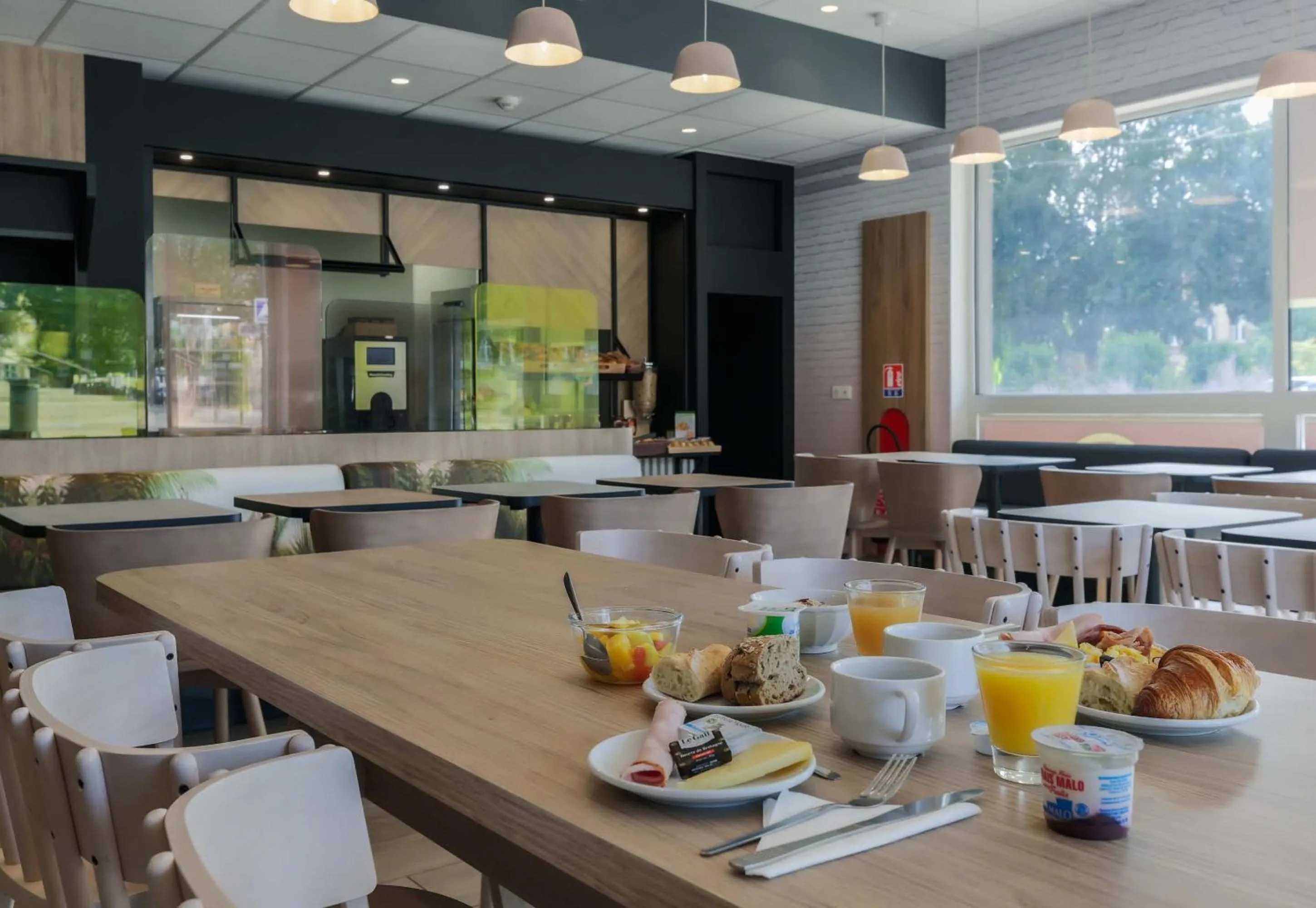 Breakfast in B&B Hôtel Thionville Centre Gare